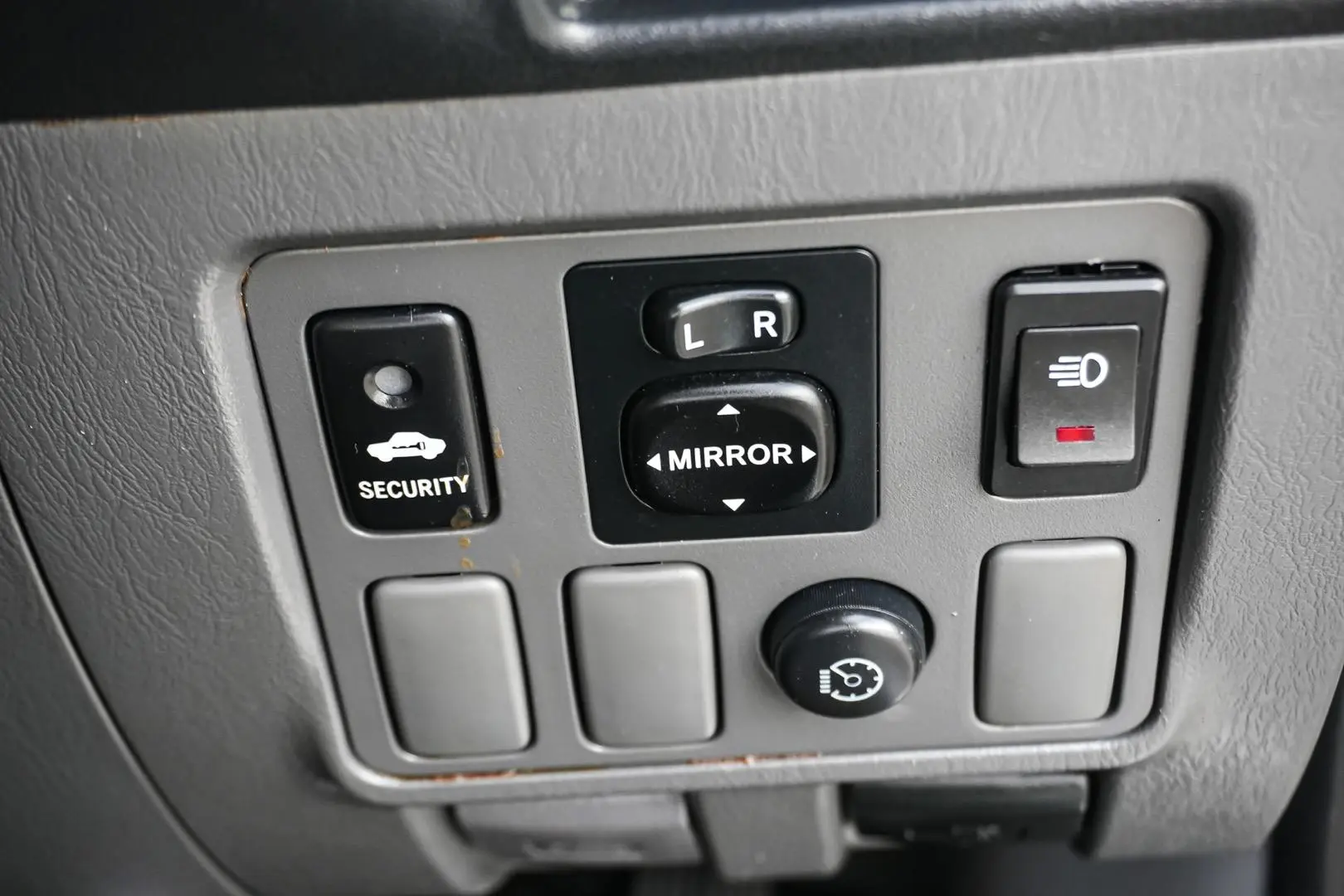 2013 Toyota Hilux Gallery Image 20