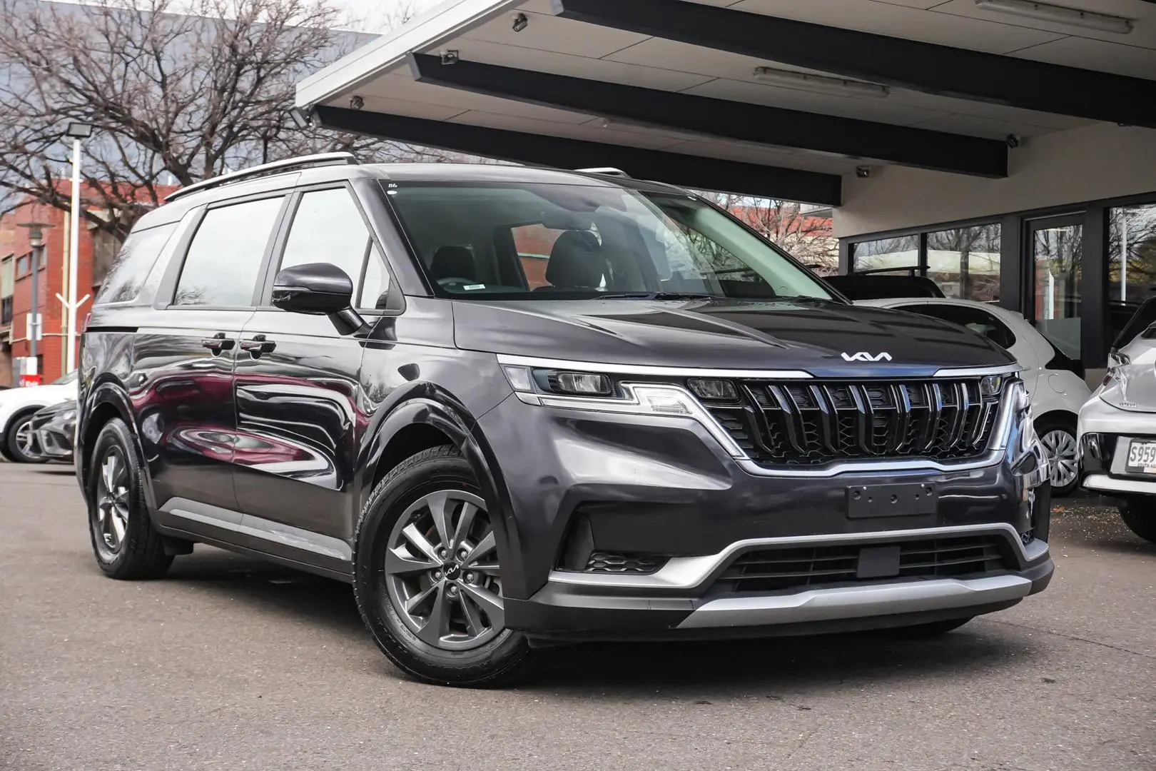 2022 Kia Carnival Gallery Image 2