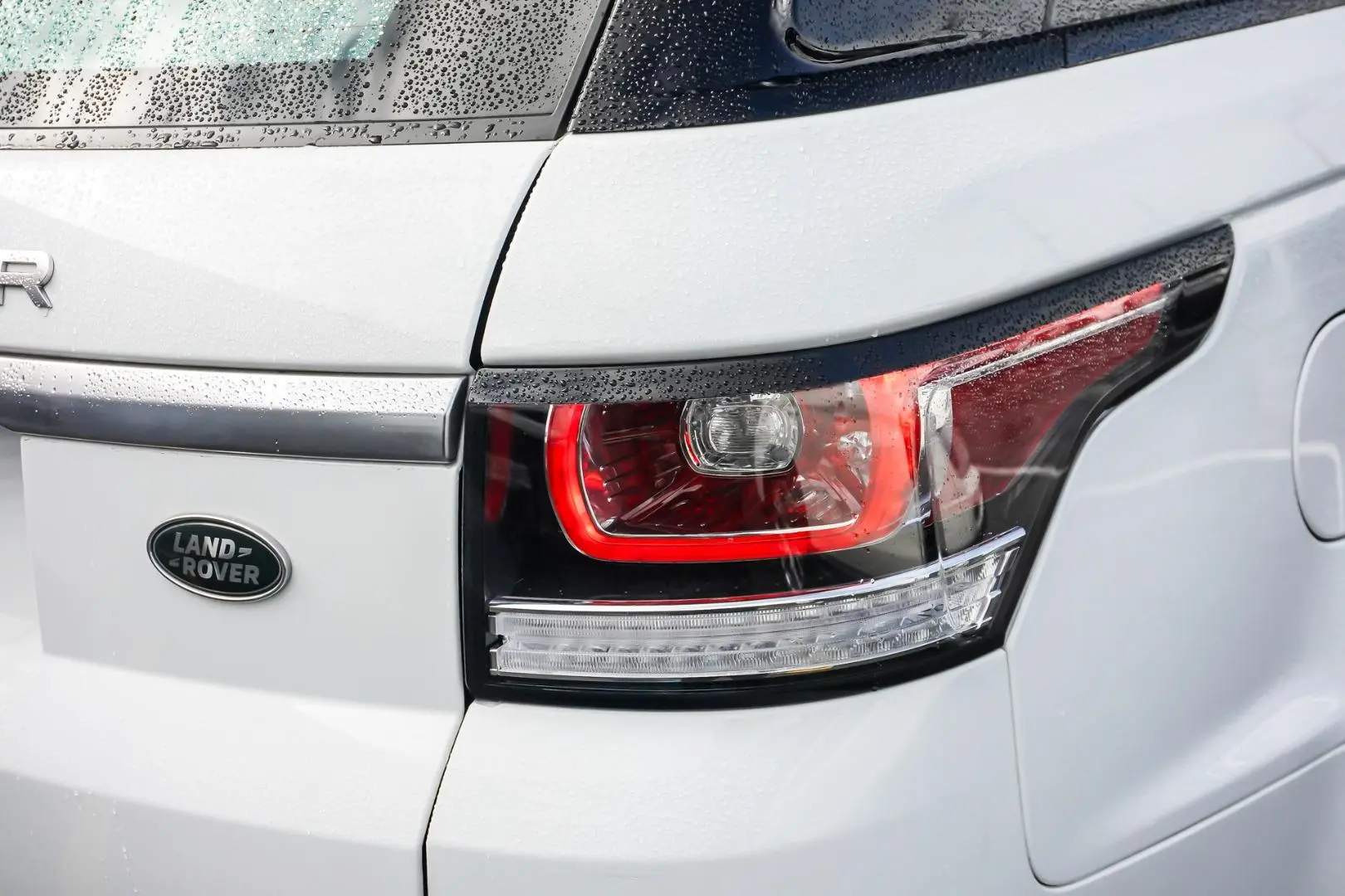 2017 Land Rover Range Rover Sport Gallery Image 14