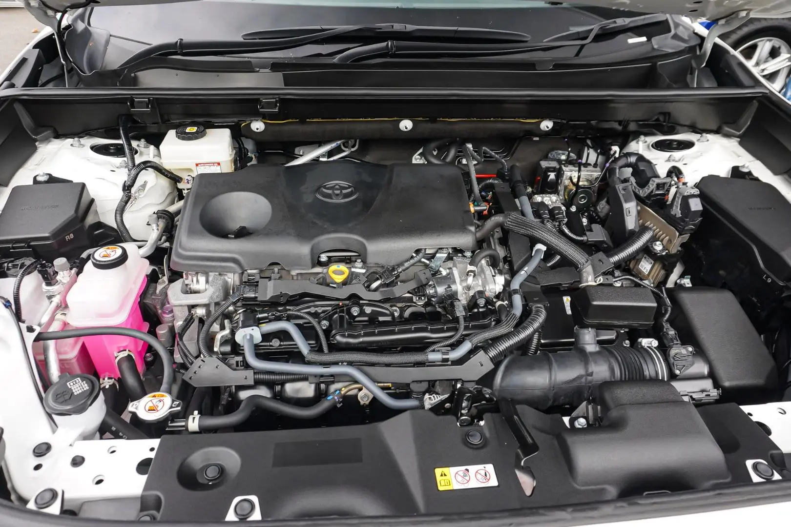 2024 Toyota RAV4 Gallery Image 24