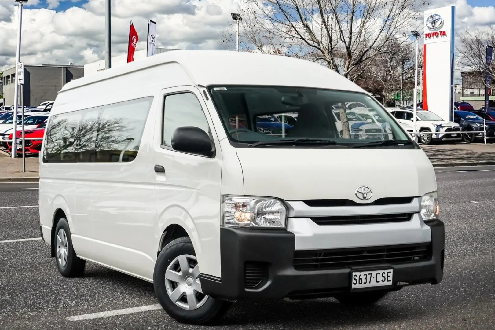 2017 Toyota Hiace Image