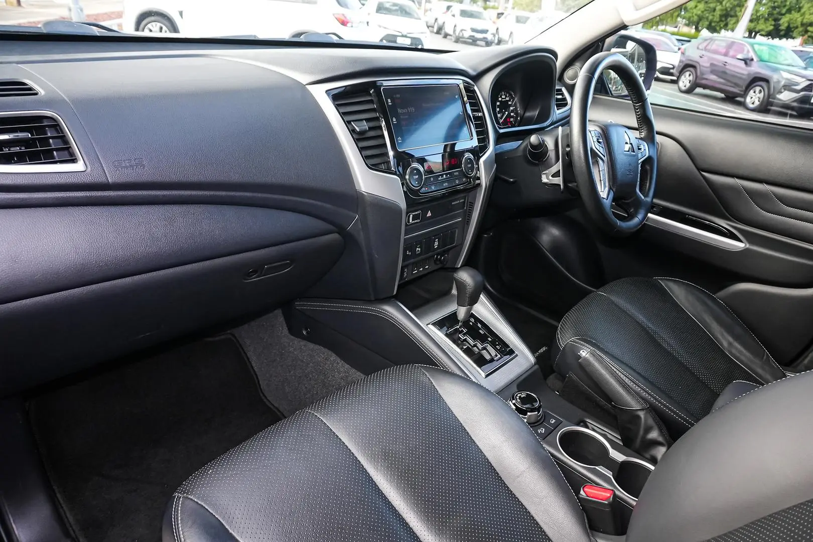 2021 Mitsubishi Triton Gallery Image 10