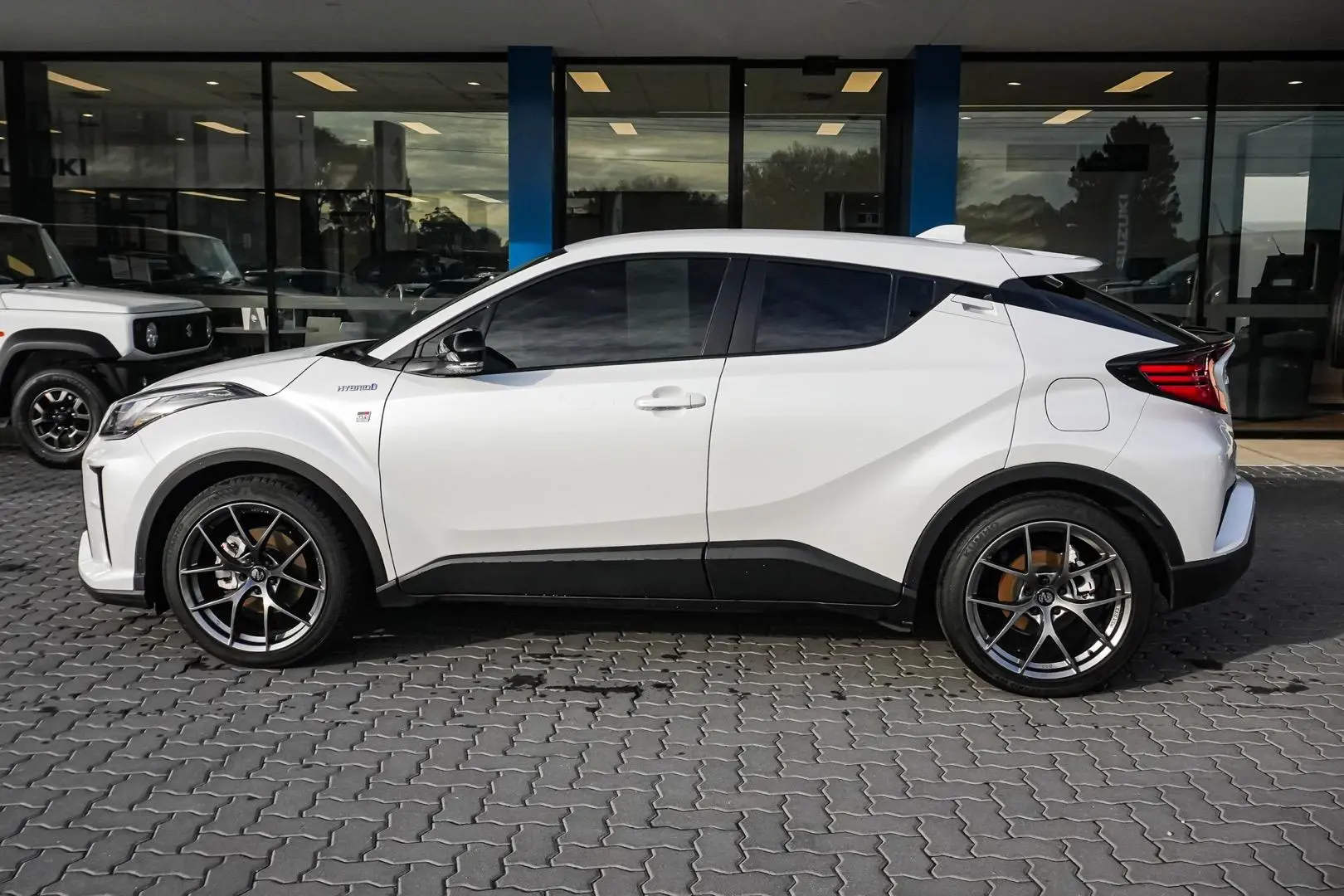 2022 Toyota C-HR Gallery Image 5