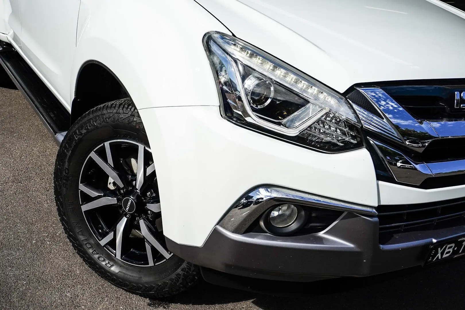 2020 Isuzu MU-X Gallery Image 11