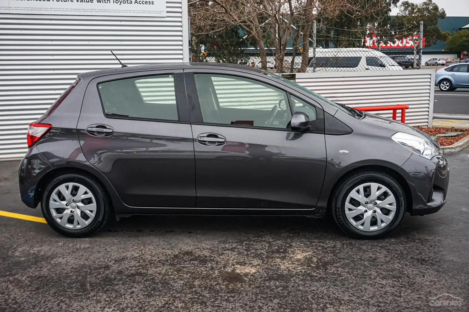 2019 Toyota Yaris Image 3