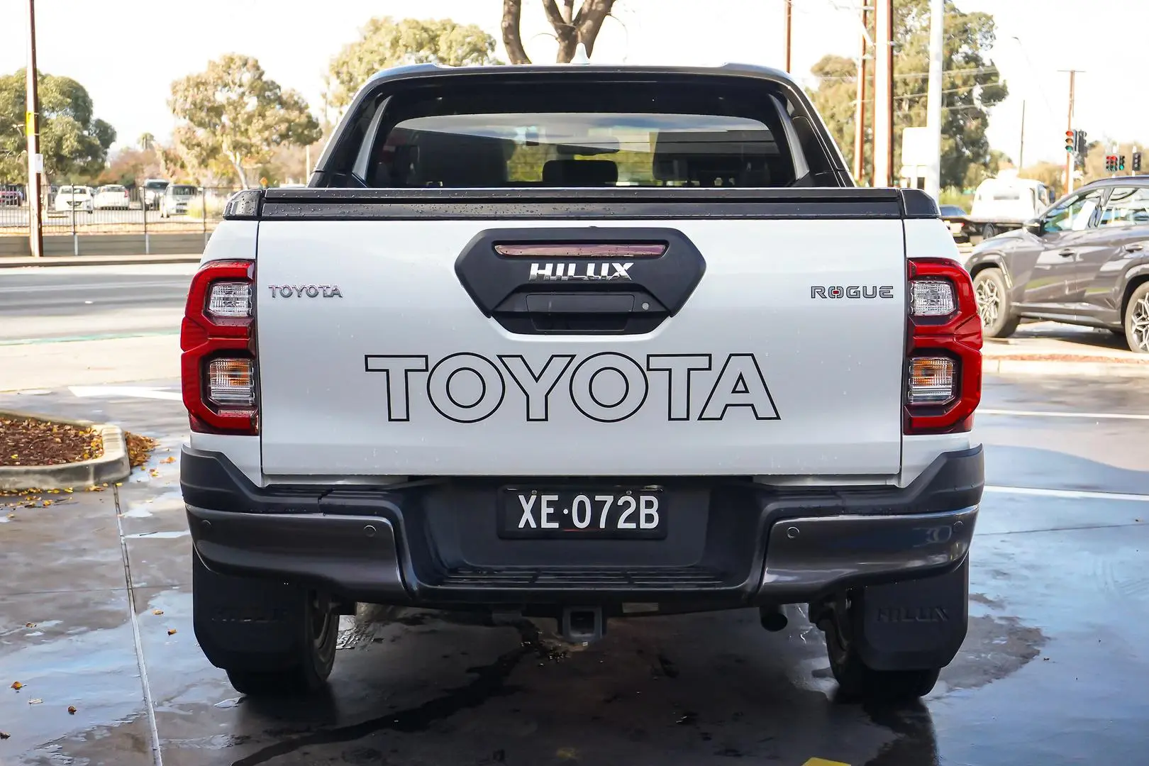 2024 Toyota Hilux Gallery Image 6