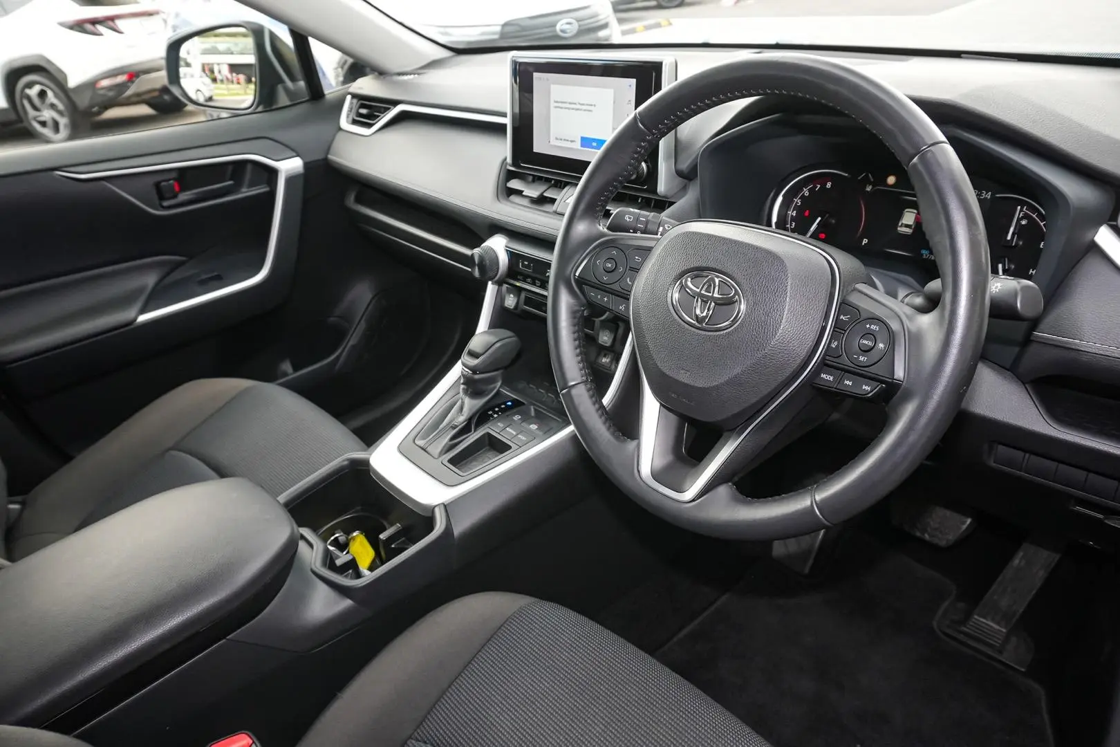 2024 Toyota RAV4 Gallery Image 7