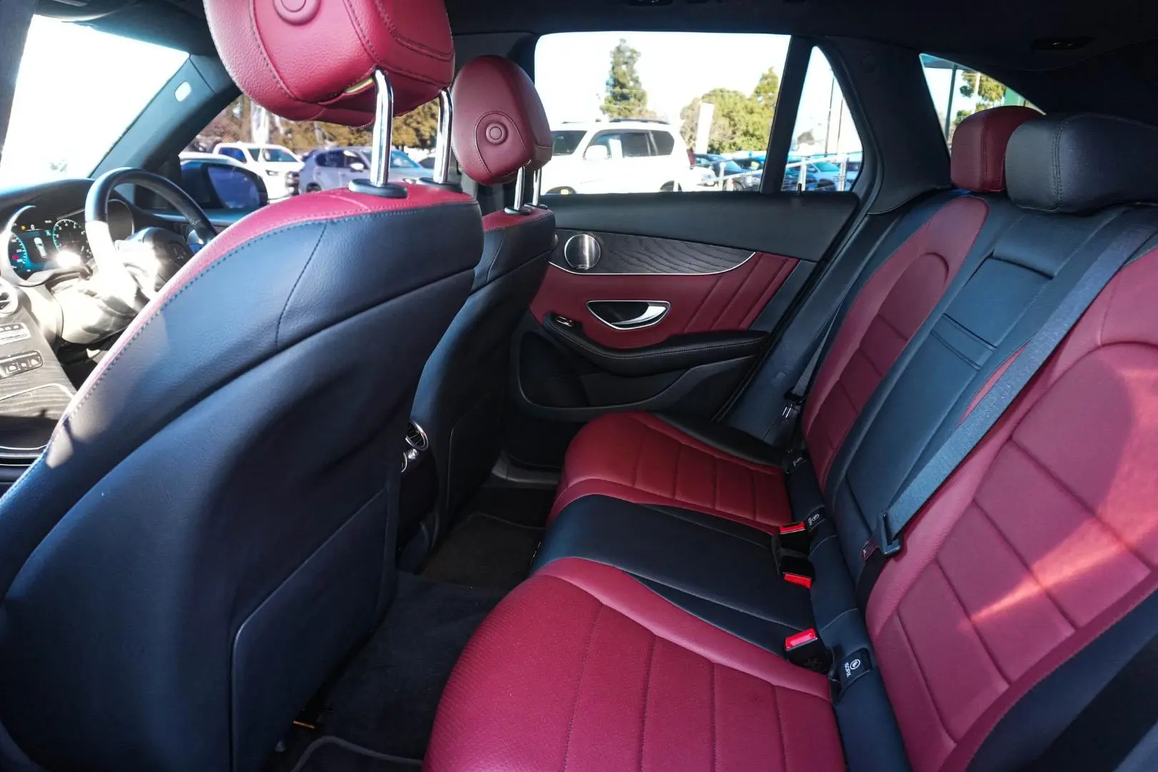 2021 Mercedes-Benz GLC-Class Gallery Image 8