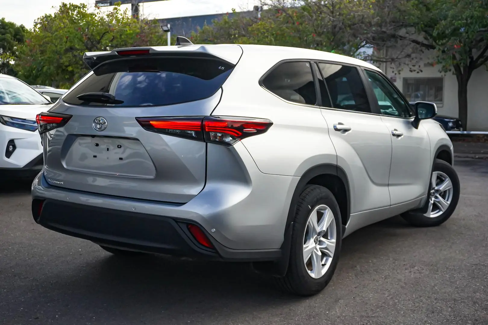 2024 Toyota Kluger Gallery Image 3