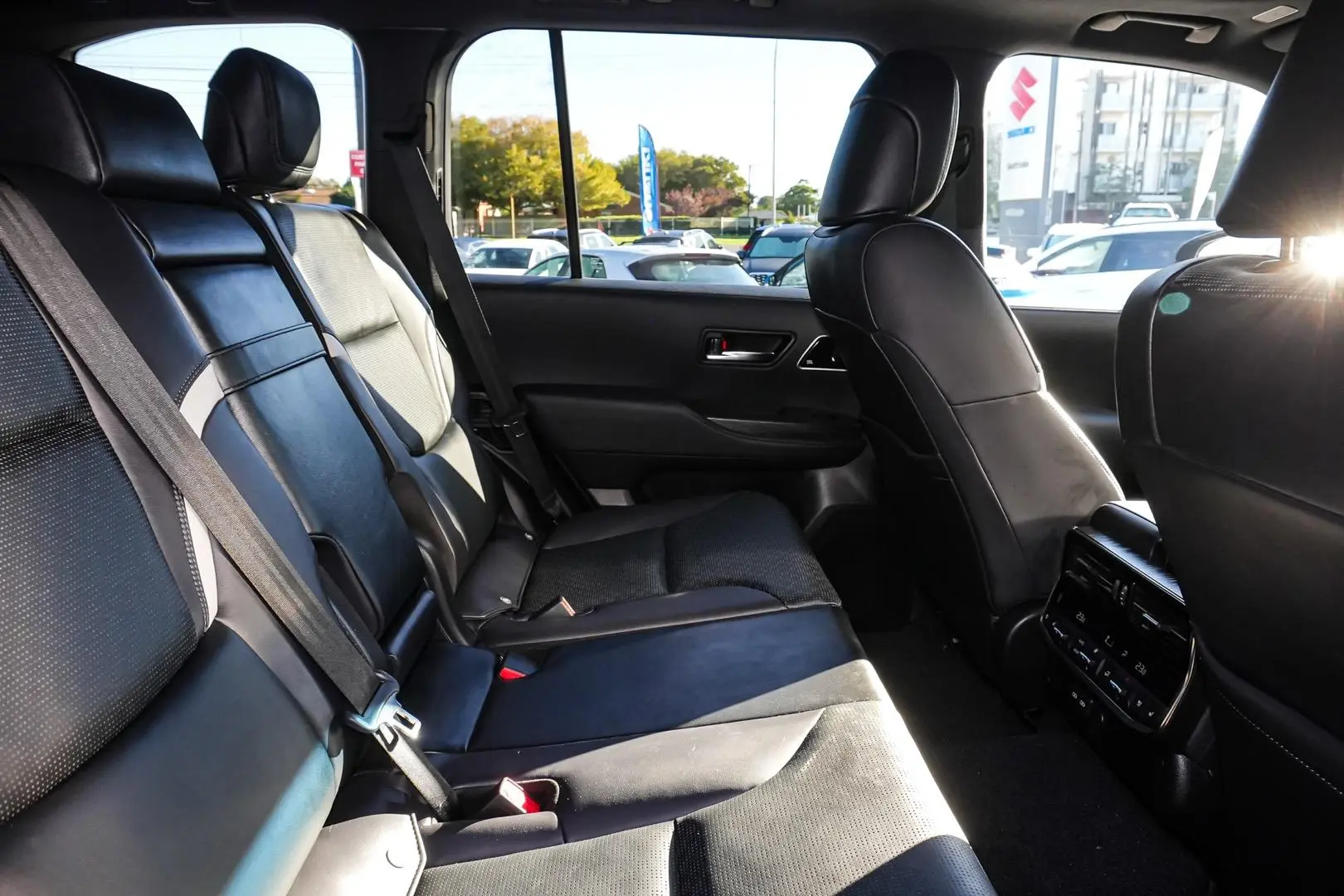 2023 Toyota Landcruiser Gallery Image 9