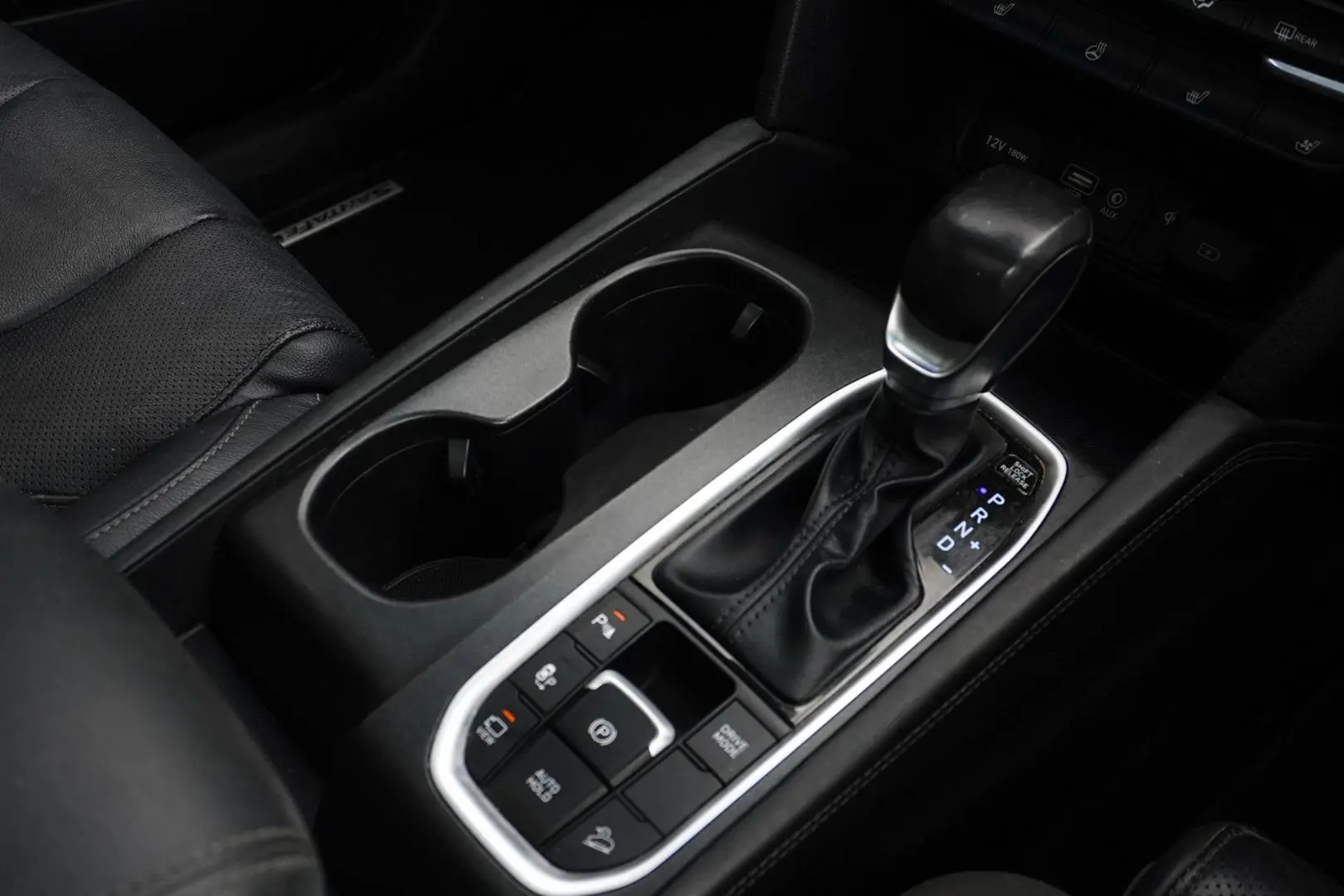 2018 Hyundai Santa Fe Gallery Image 18