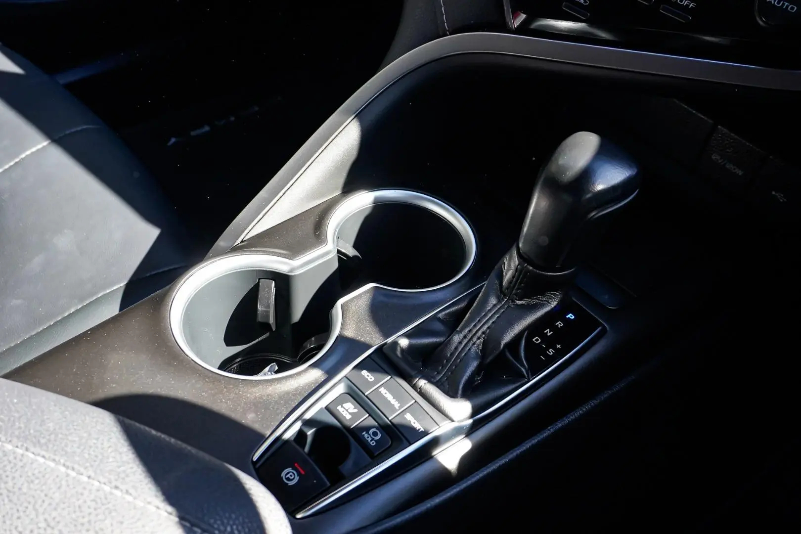 2022 Toyota Camry Gallery Image 16