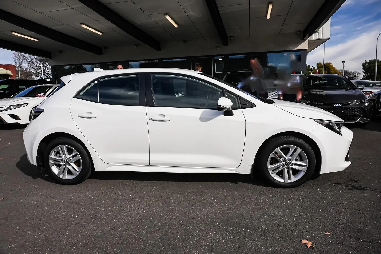 2021 Toyota Corolla Gallery Image 3