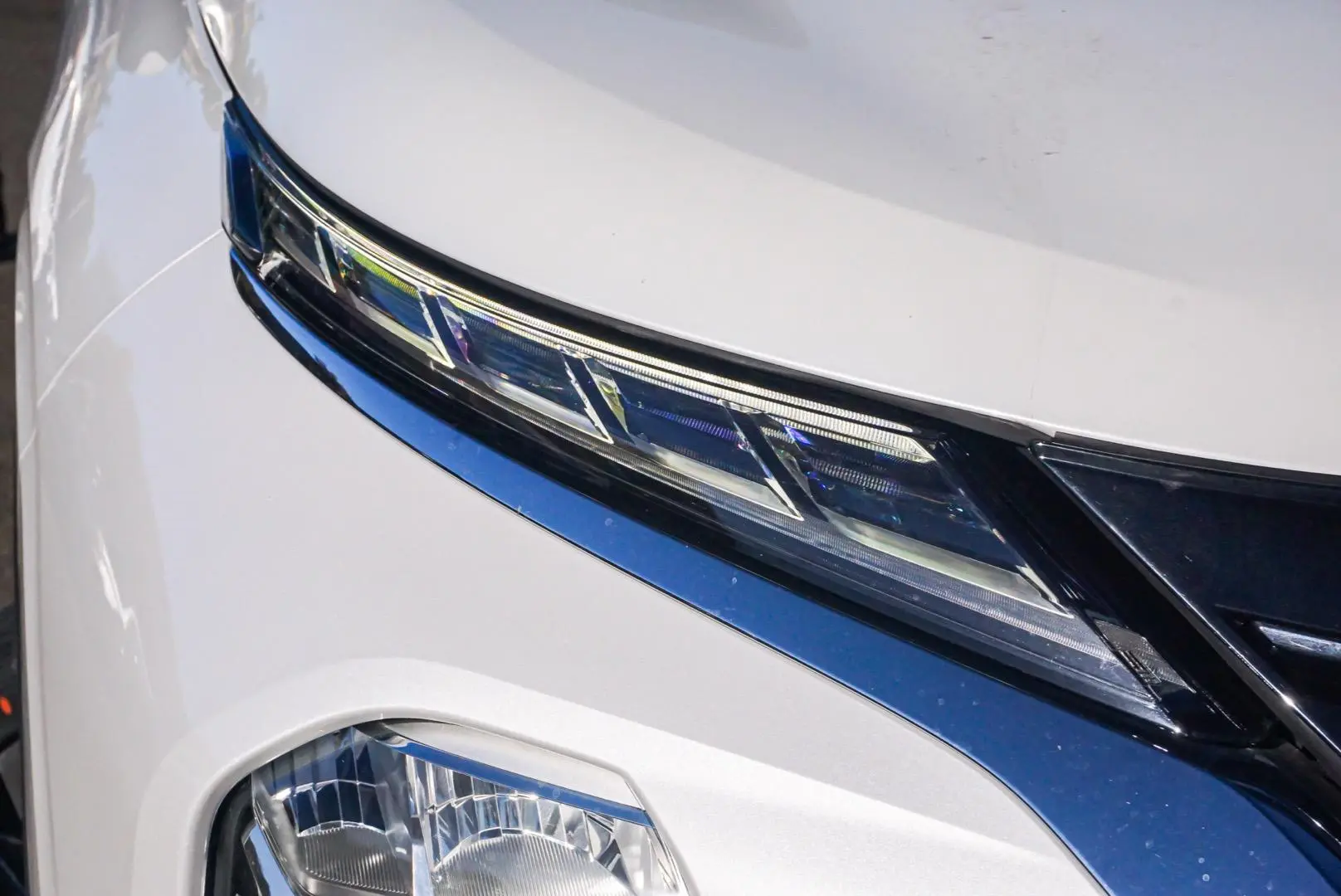 2022 Mitsubishi Outlander Gallery Image 11