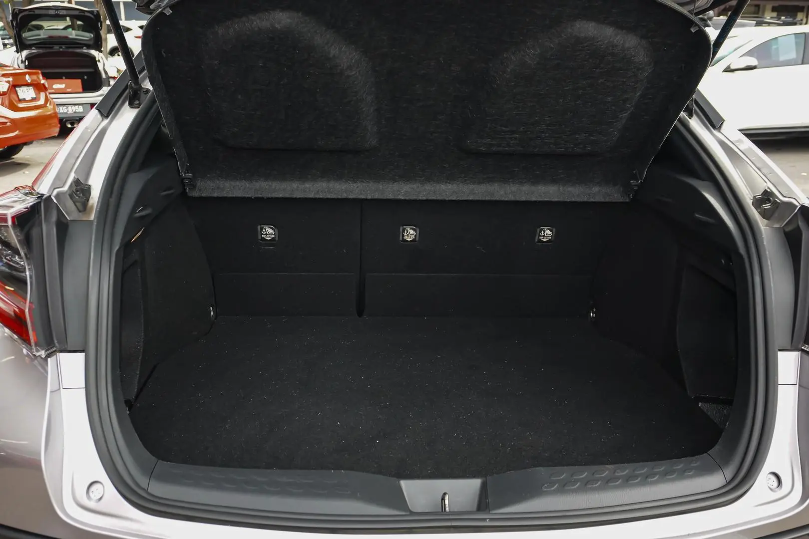 2017 Toyota C-HR Gallery Image 10