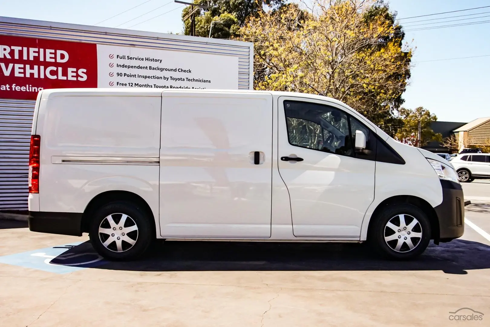 2019 Toyota Hiace Image 3