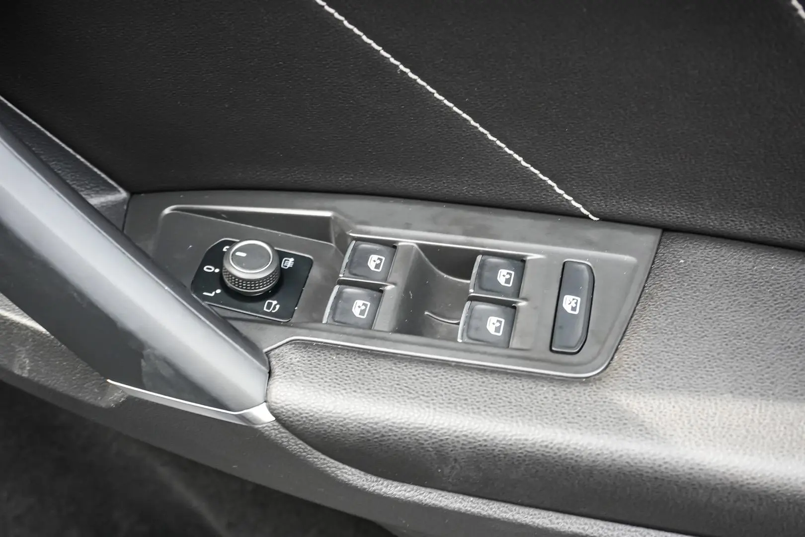 2019 Volkswagen Tiguan Gallery Image 19