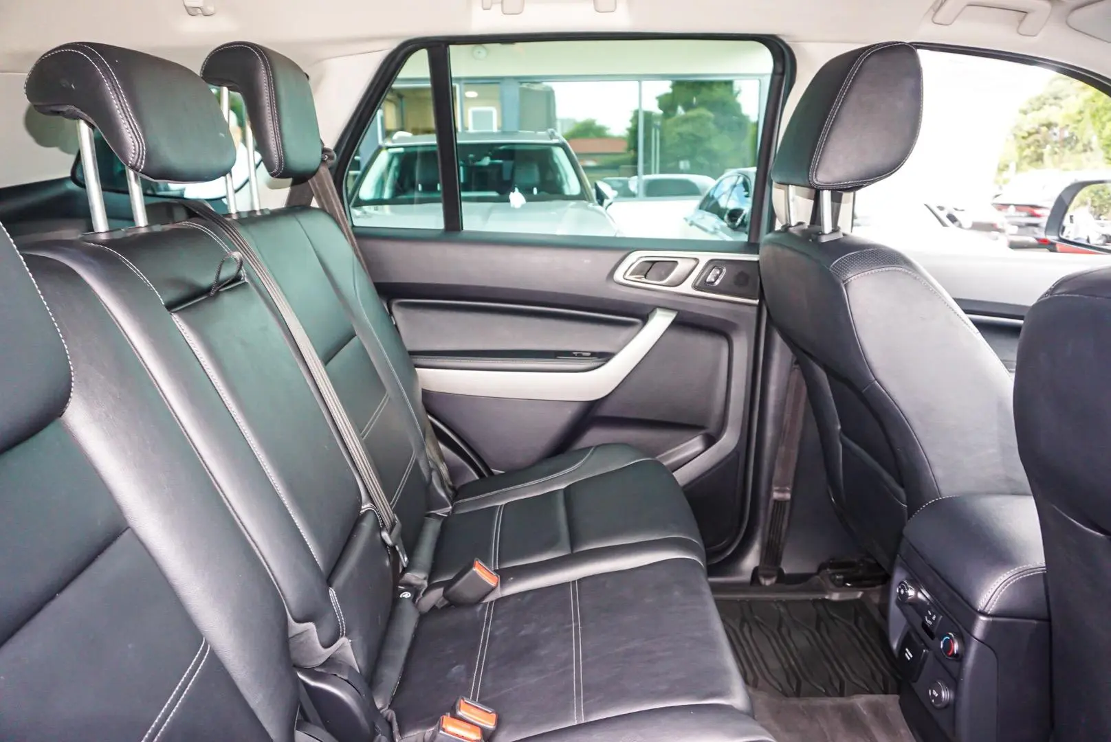 2019 Ford Everest Gallery Image 7