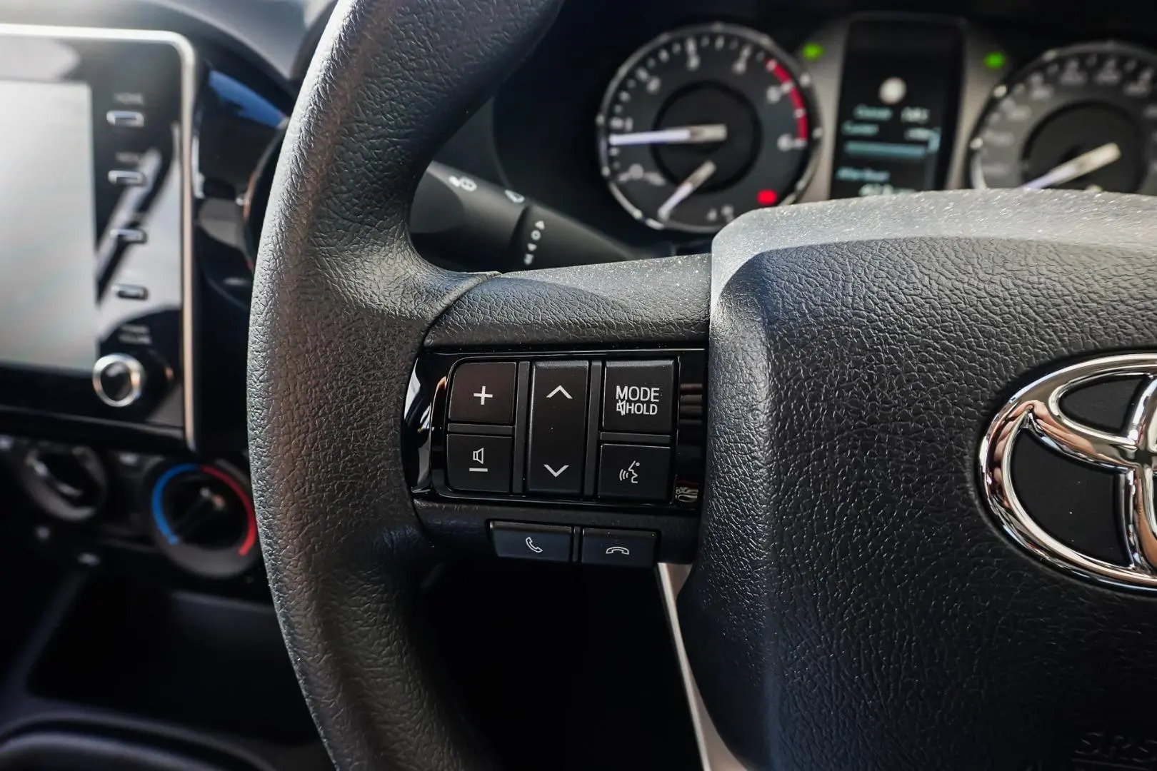 2024 Toyota Hilux Gallery Image 18