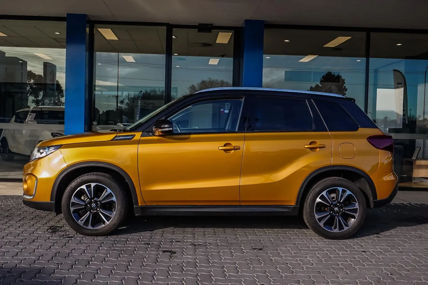 2023 Suzuki Vitara Gallery Image 4