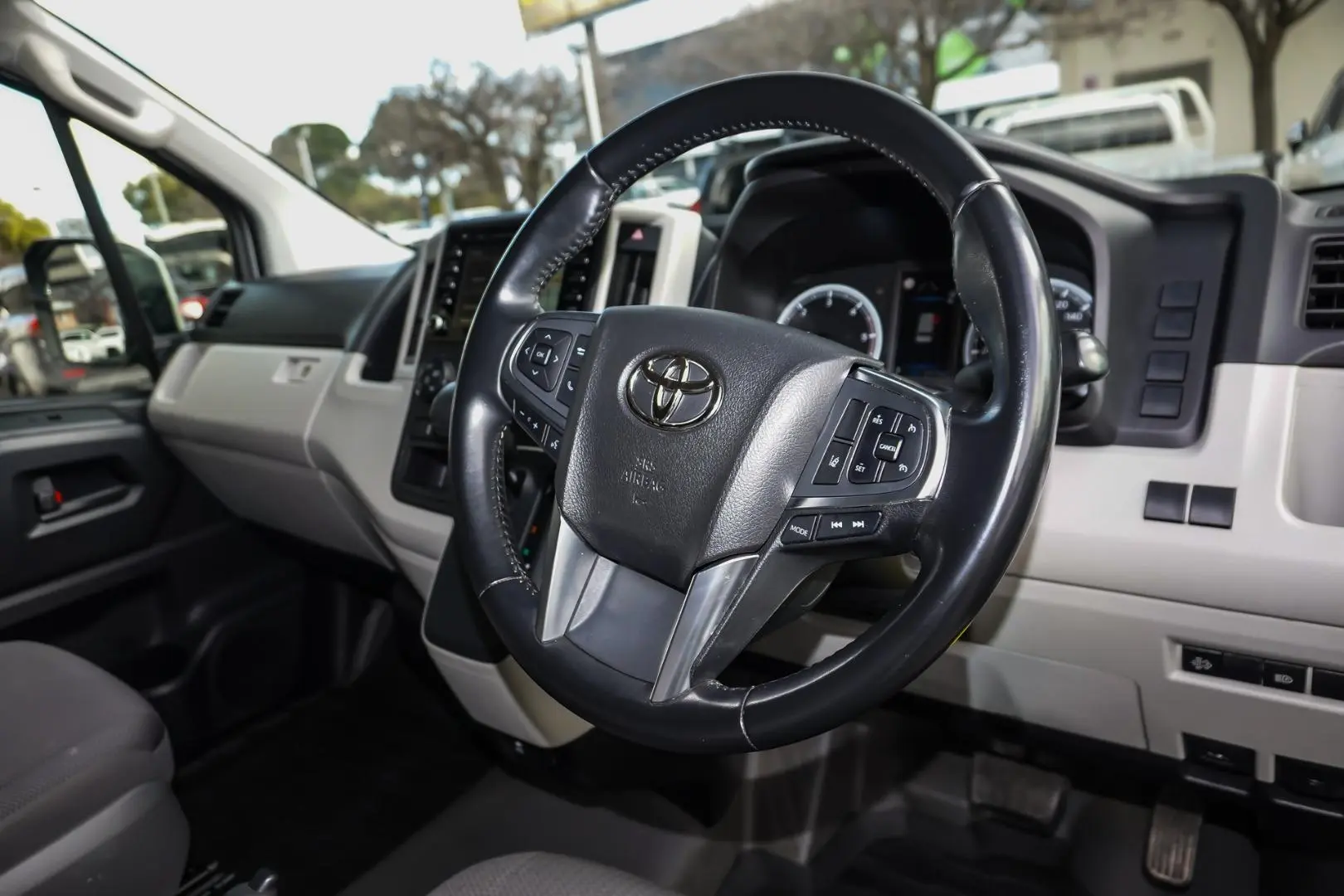 2019 Toyota Hiace Gallery Image 6