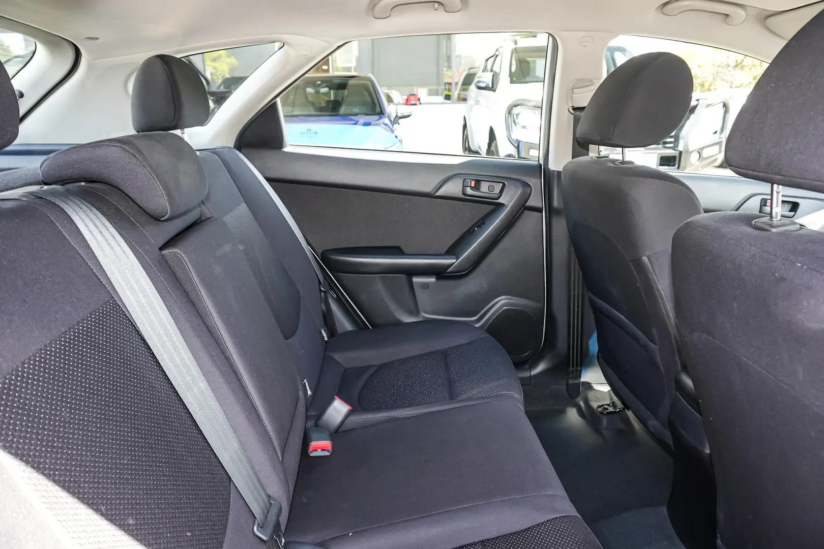 2010 Kia Cerato Gallery Image 8