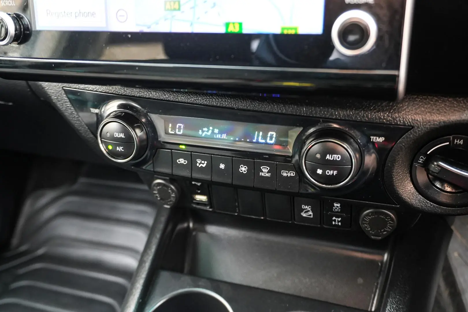 2022 Toyota Hilux Gallery Image 23