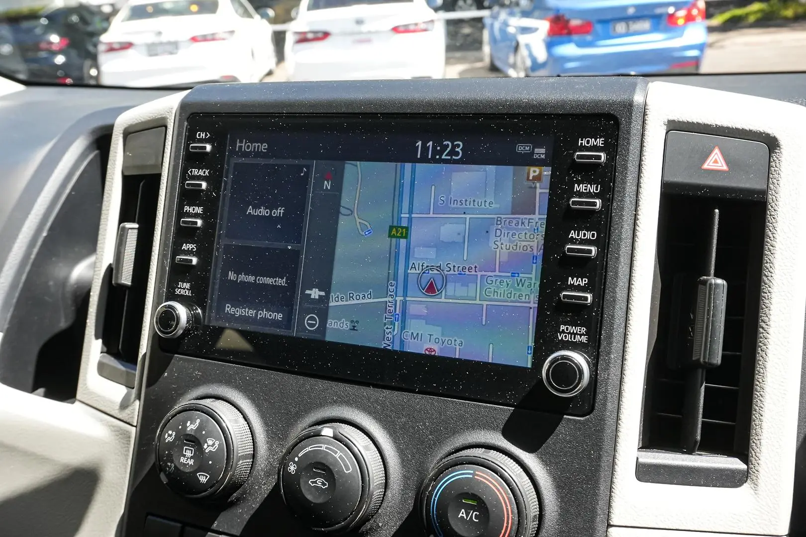 2021 Toyota Hiace Gallery Image 22