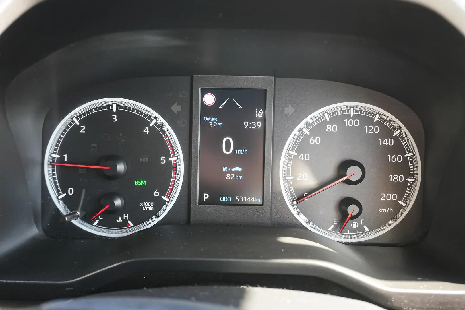 2022 Toyota Hiace Gallery Image 15