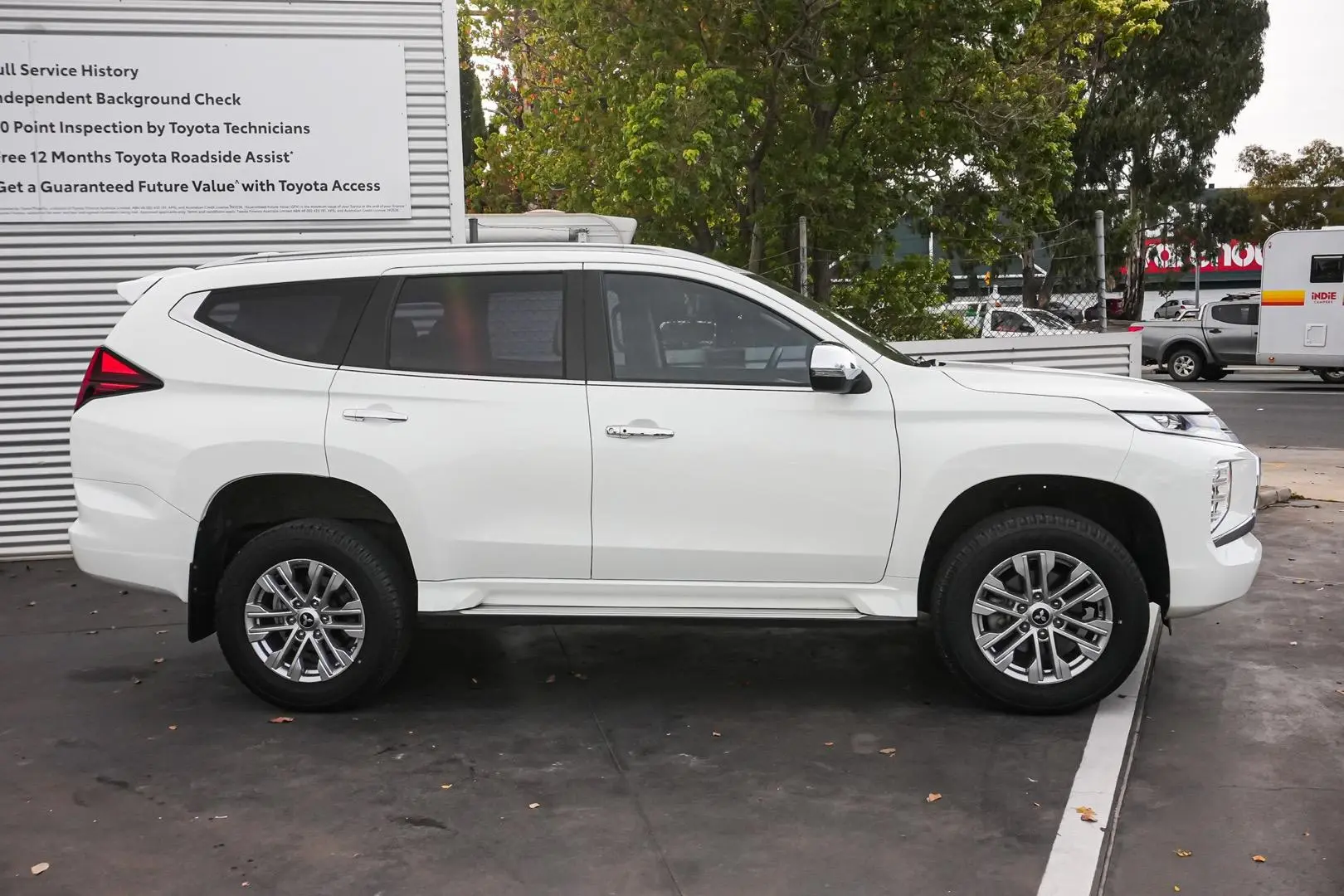 2022 Mitsubishi Pajero Sport Gallery Image 4