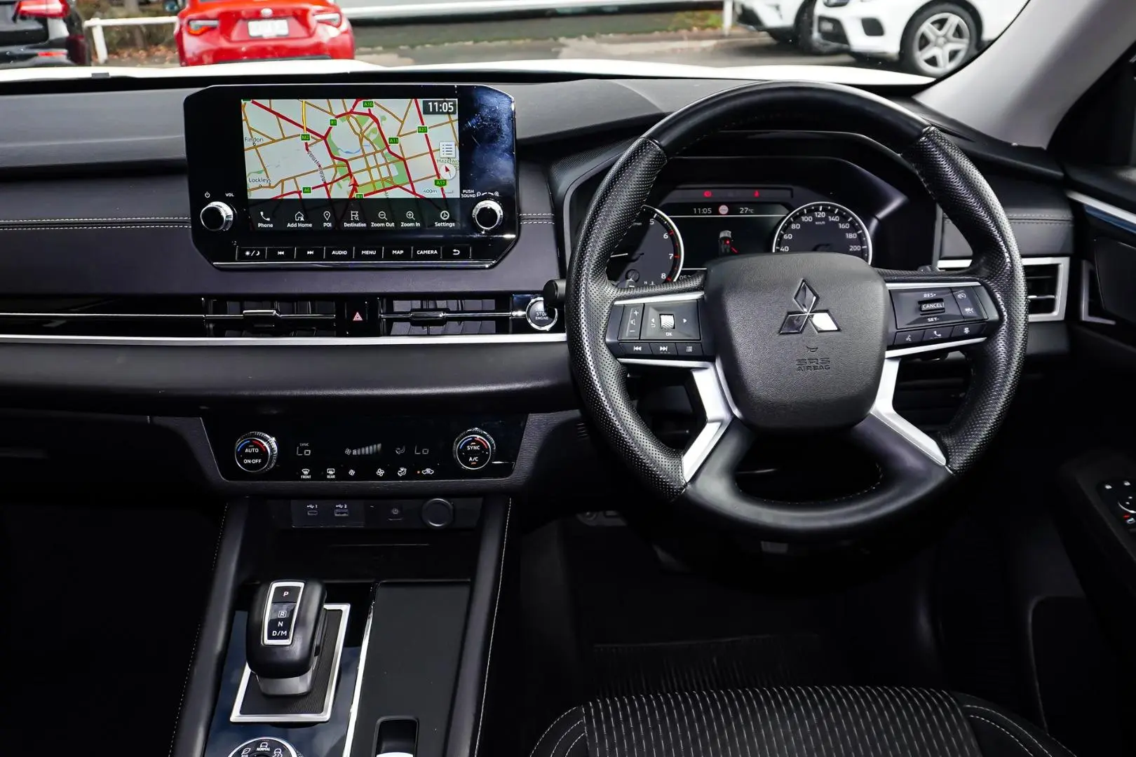 2024 Mitsubishi Outlander Gallery Image 9