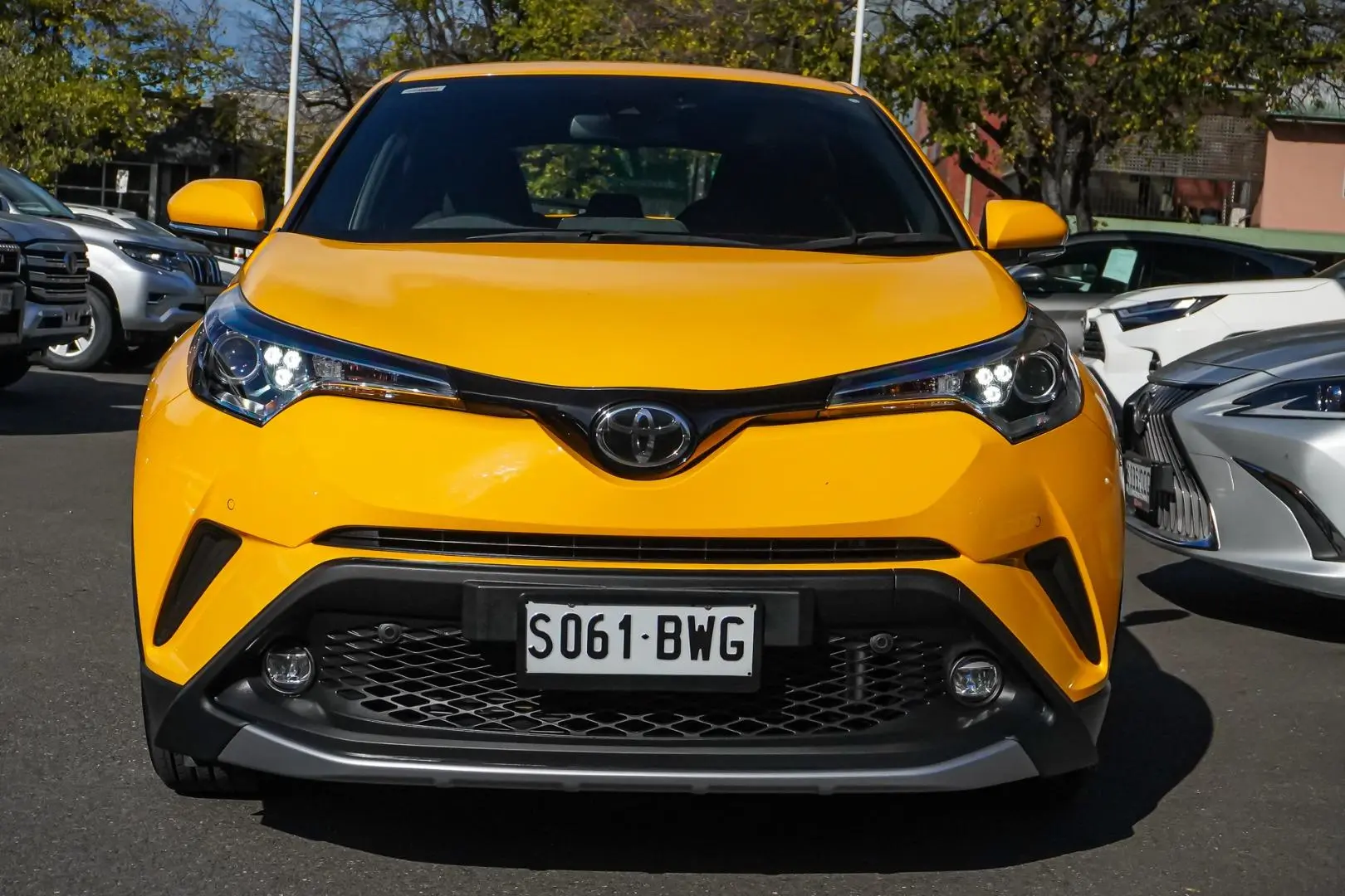 2018 Toyota C-HR Gallery Image 5
