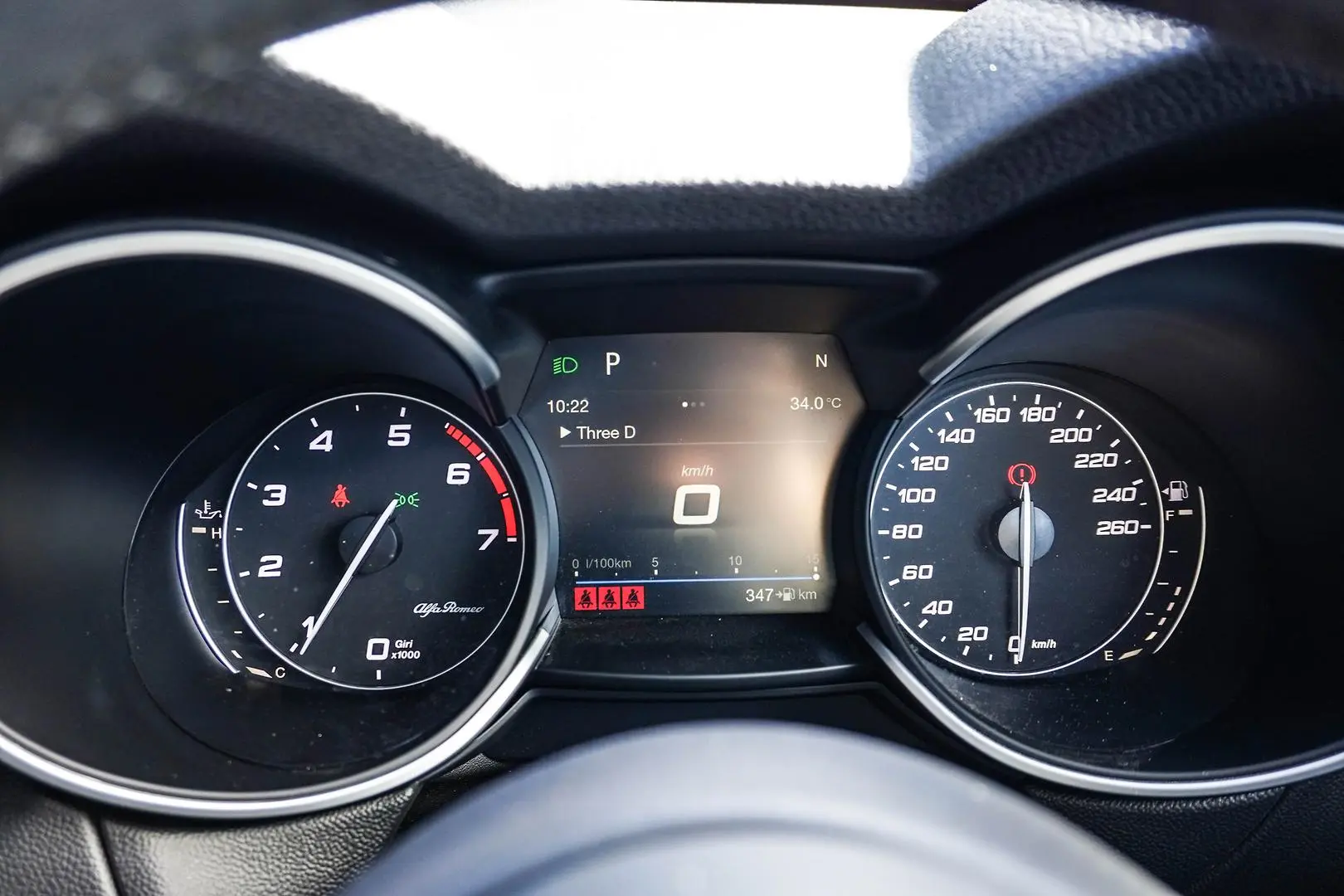 2018 Alfa Romeo Stelvio Gallery Image 19