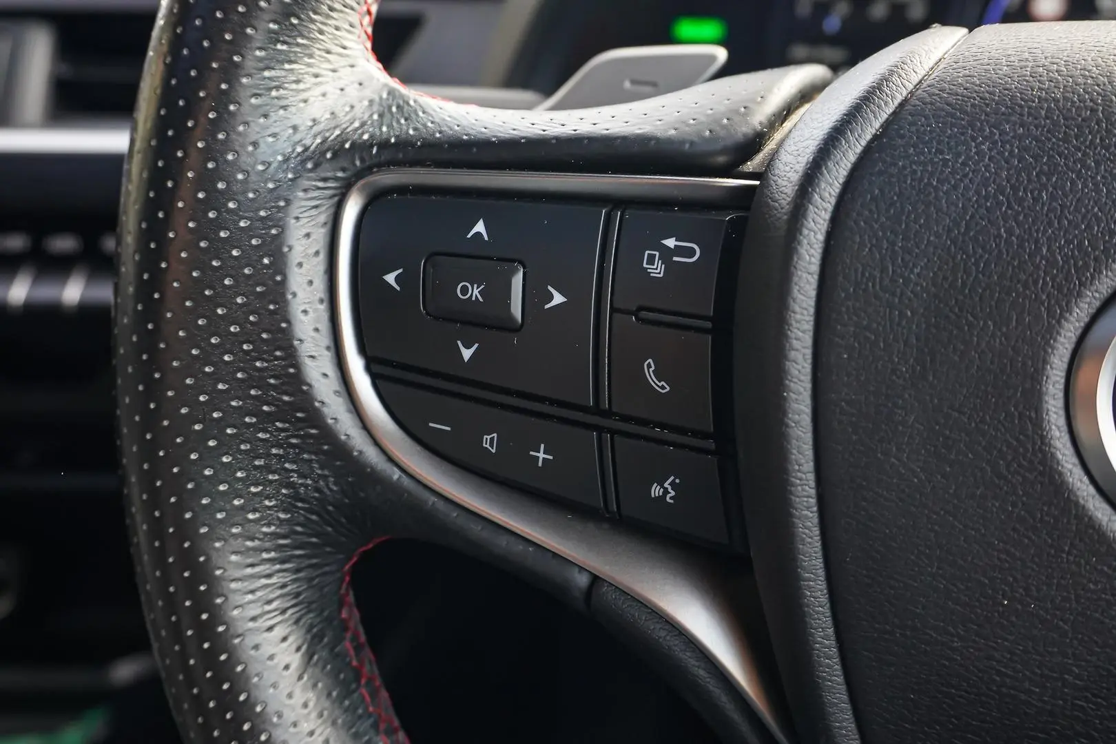 2021 Lexus UX Gallery Image 20