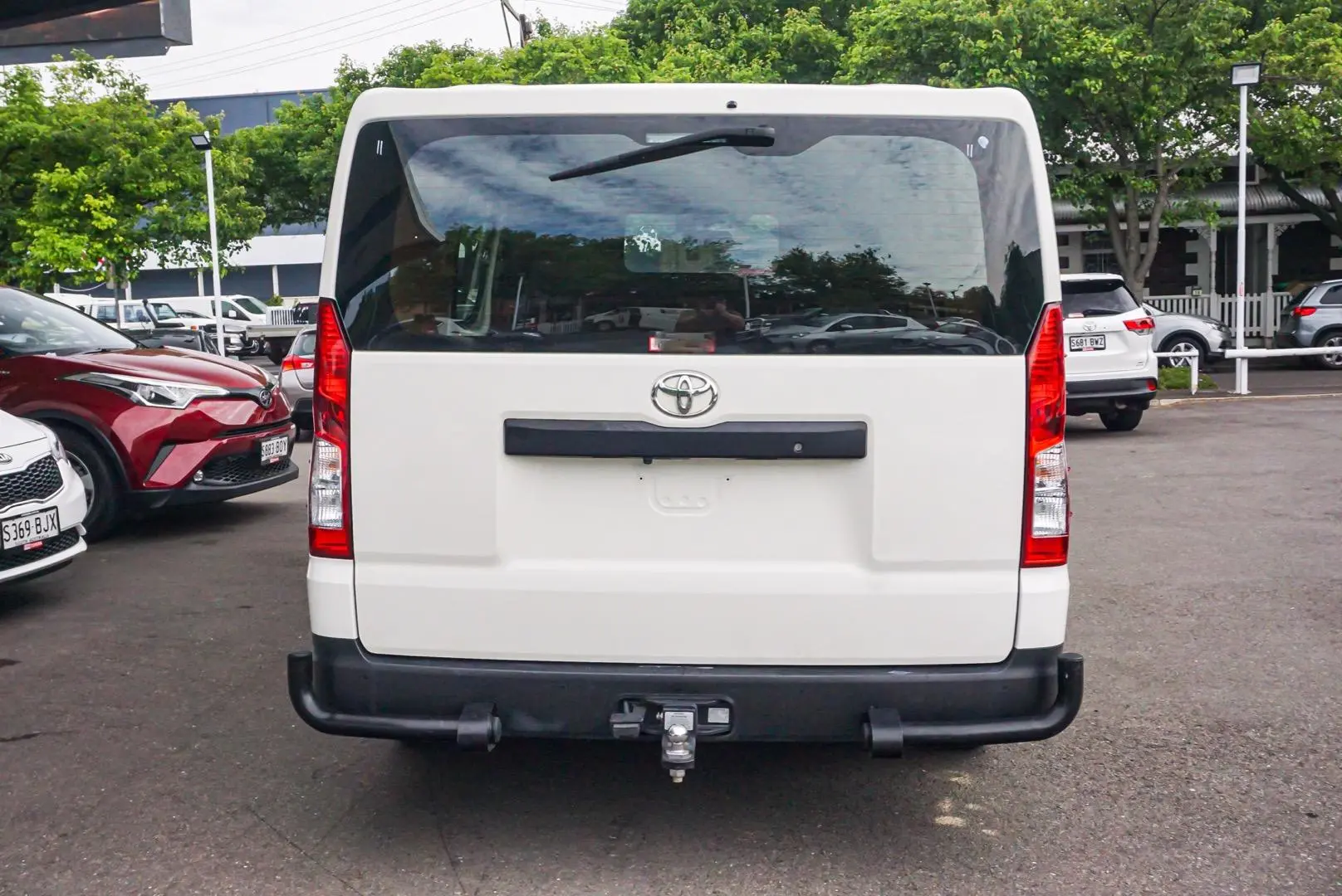 2020 Toyota Hiace Image 6