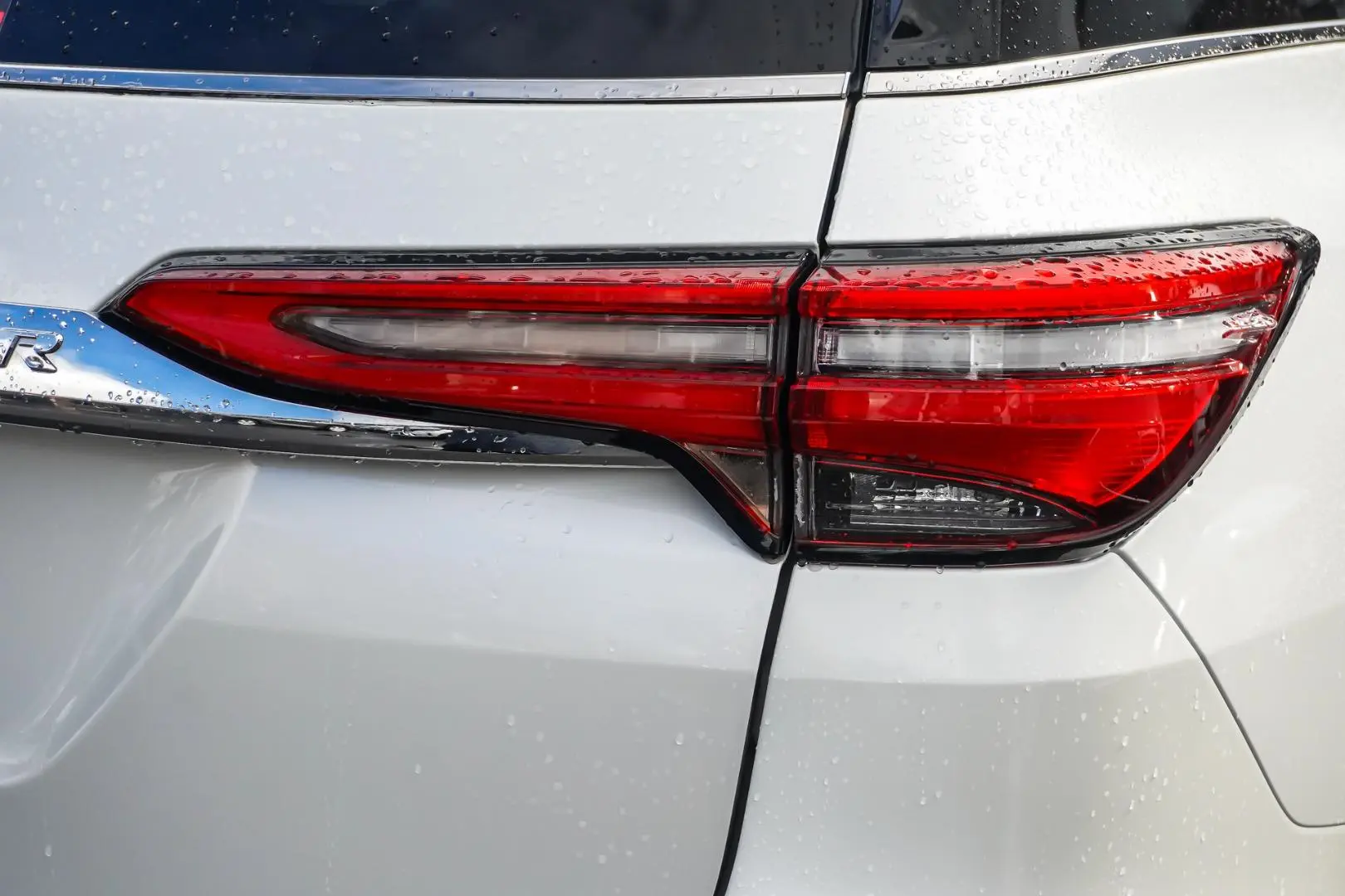 2022 Toyota Fortuner Gallery Image 13