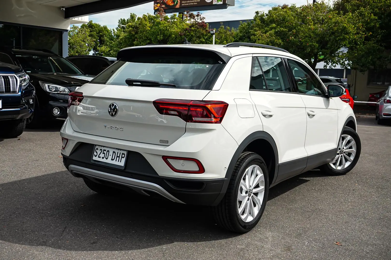 2025 Volkswagen T-Roc Gallery Image 3