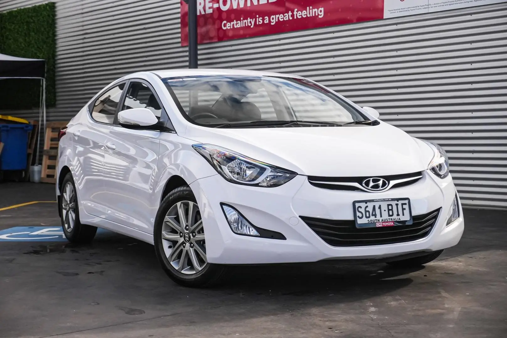 2014 Hyundai Elantra Gallery Image 2