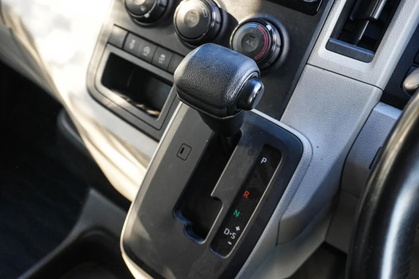 2020 Toyota Hiace Gallery Image 18