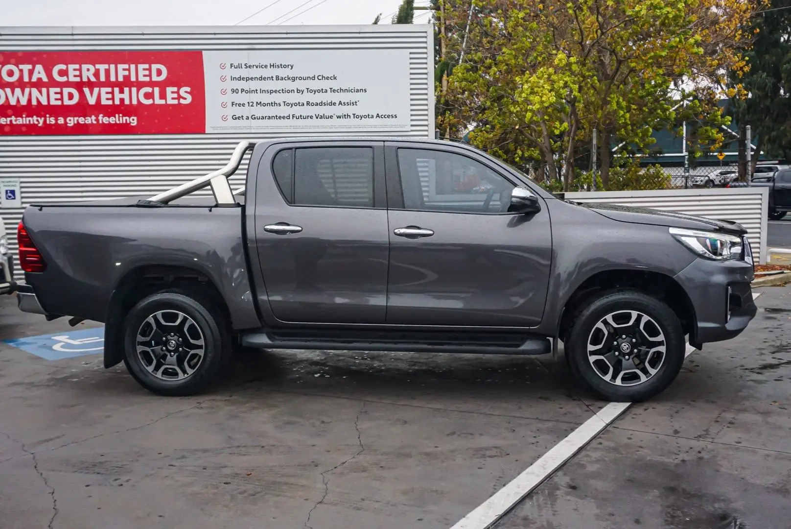 2019 Toyota Hilux Gallery Image 3