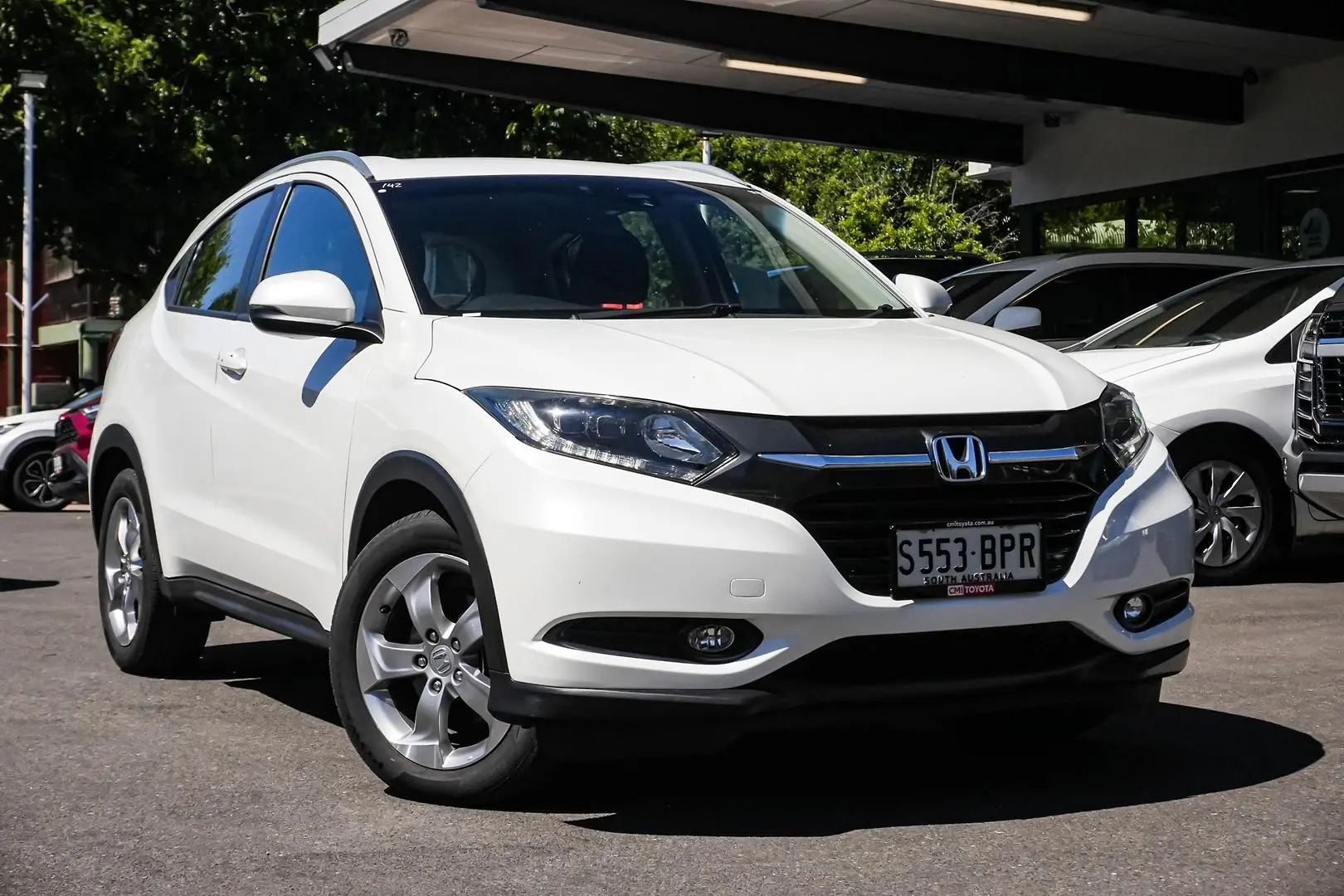 2017 Honda HR-V Gallery Image 2