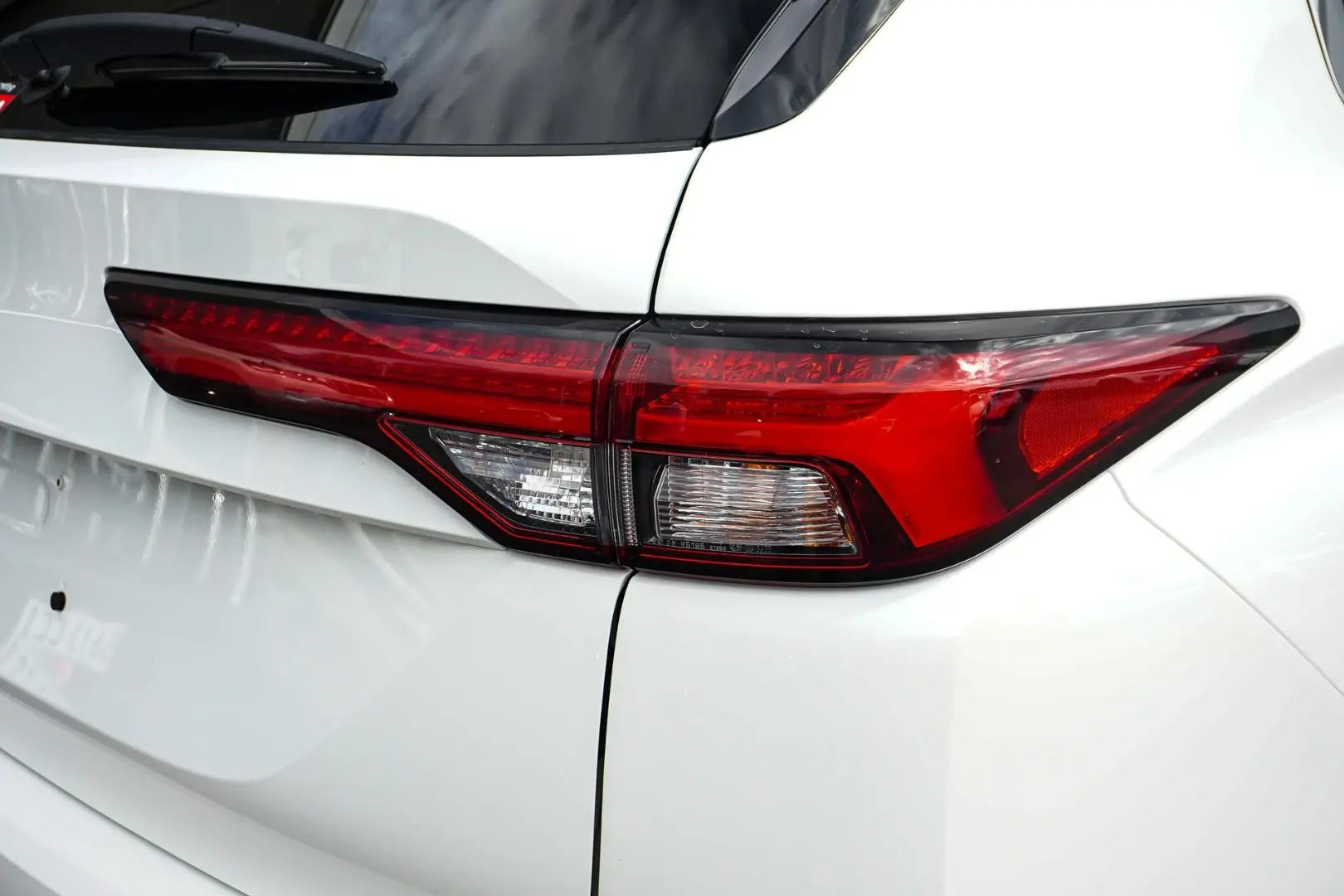 2024 Mitsubishi Outlander Gallery Image 14