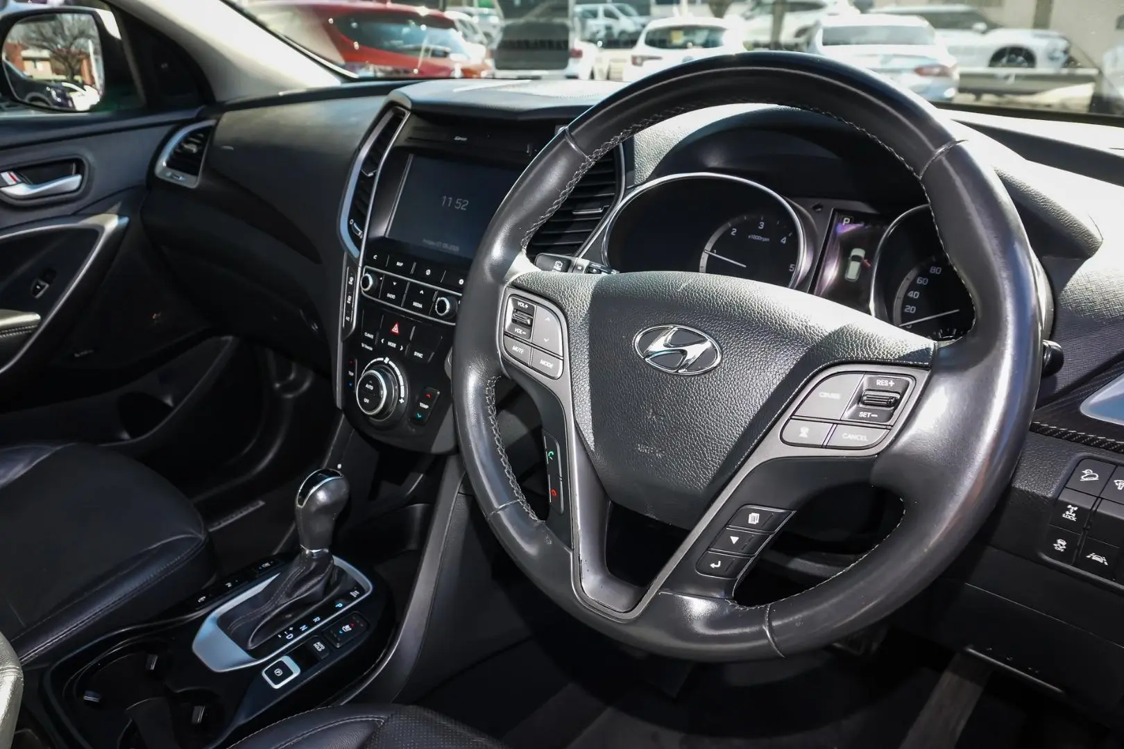 2015 Hyundai Santa Fe Gallery Image 6