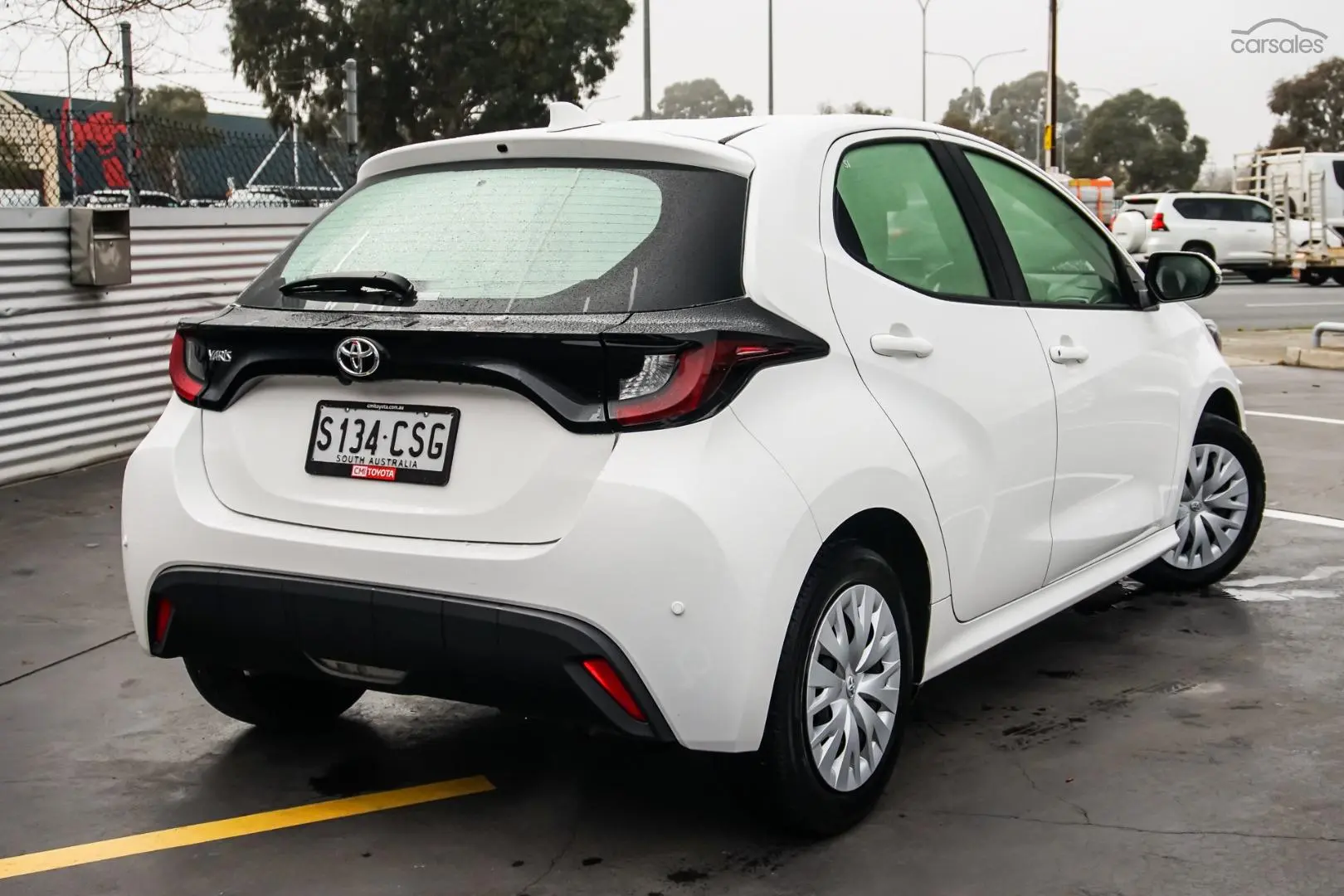 2022 Toyota Yaris Image 2