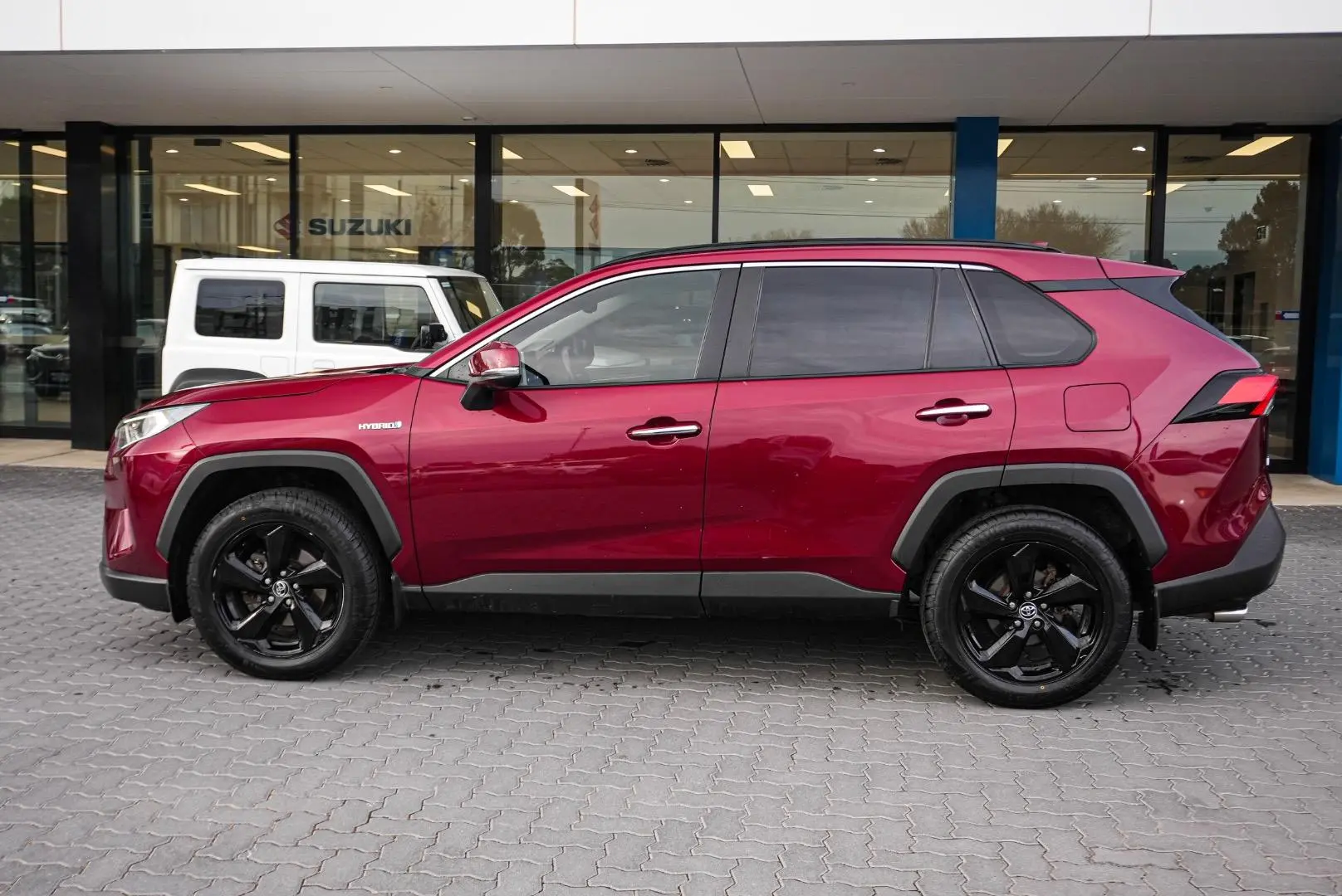 2019 Toyota RAV4 Gallery Image 4