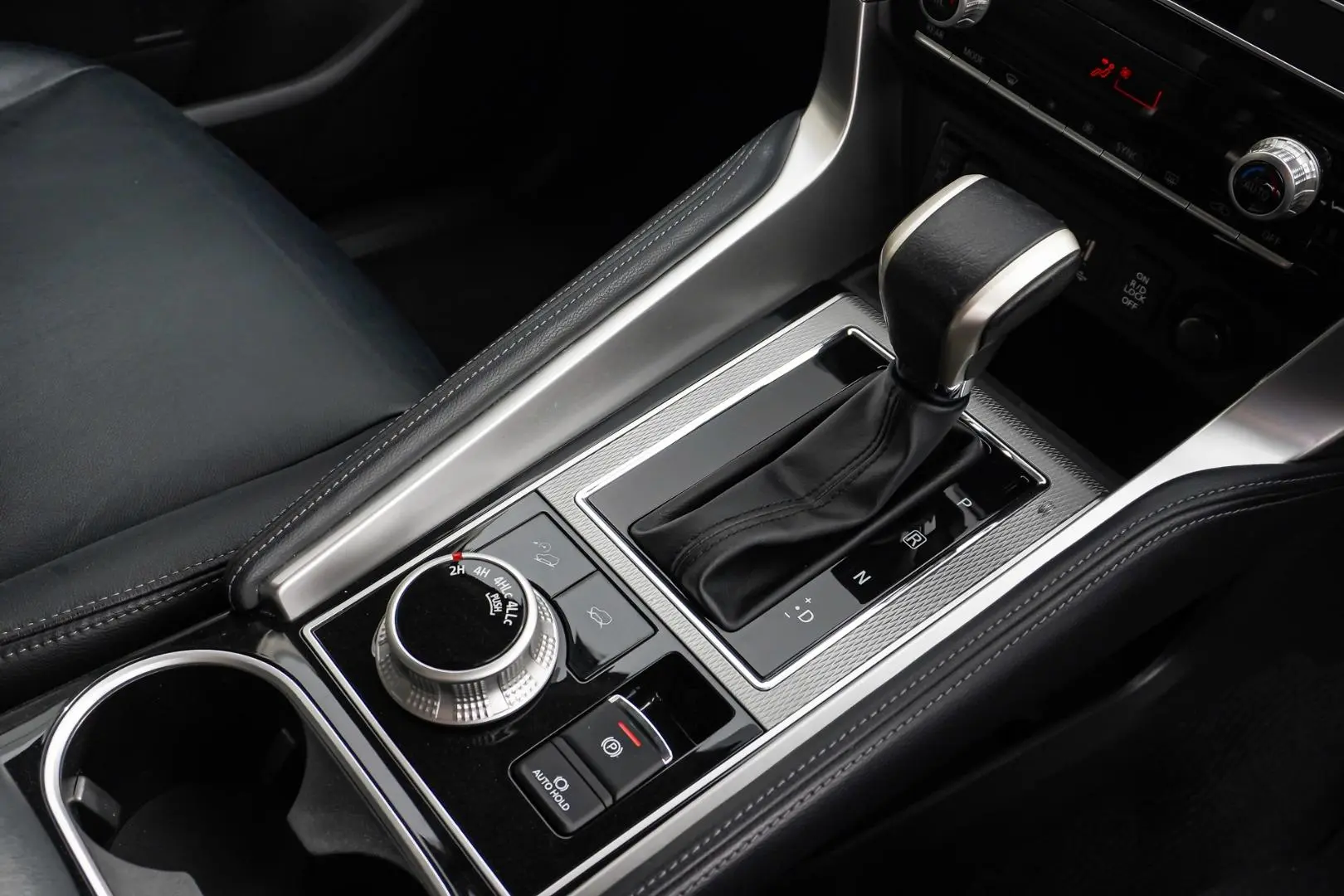 2022 Mitsubishi Pajero Sport Gallery Image 18