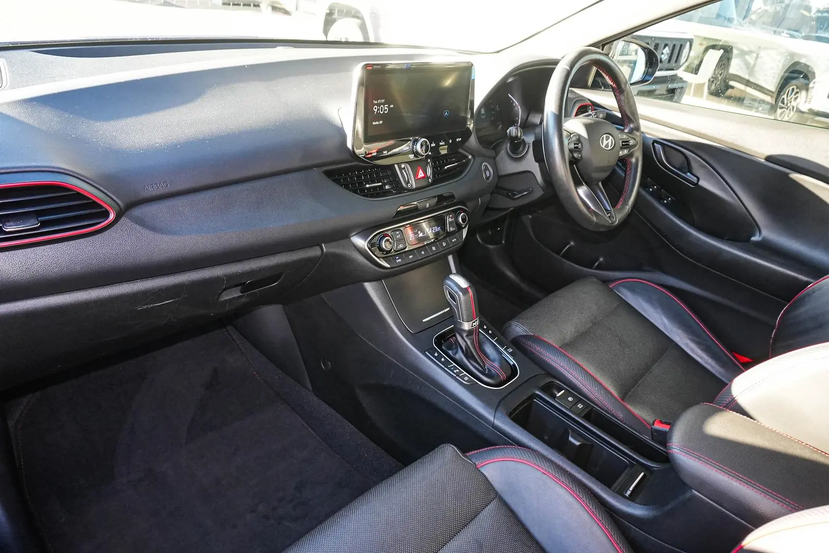2022 Hyundai i30 Gallery Image 10