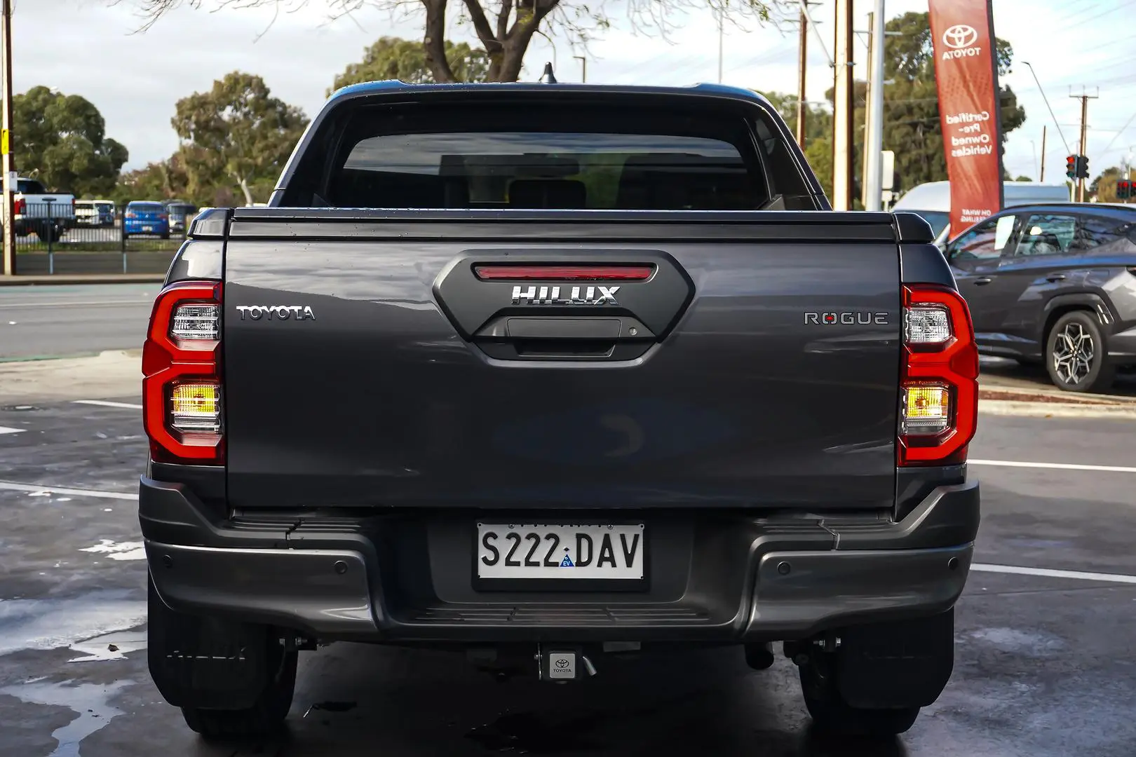 2024 Toyota Hilux Gallery Image 5