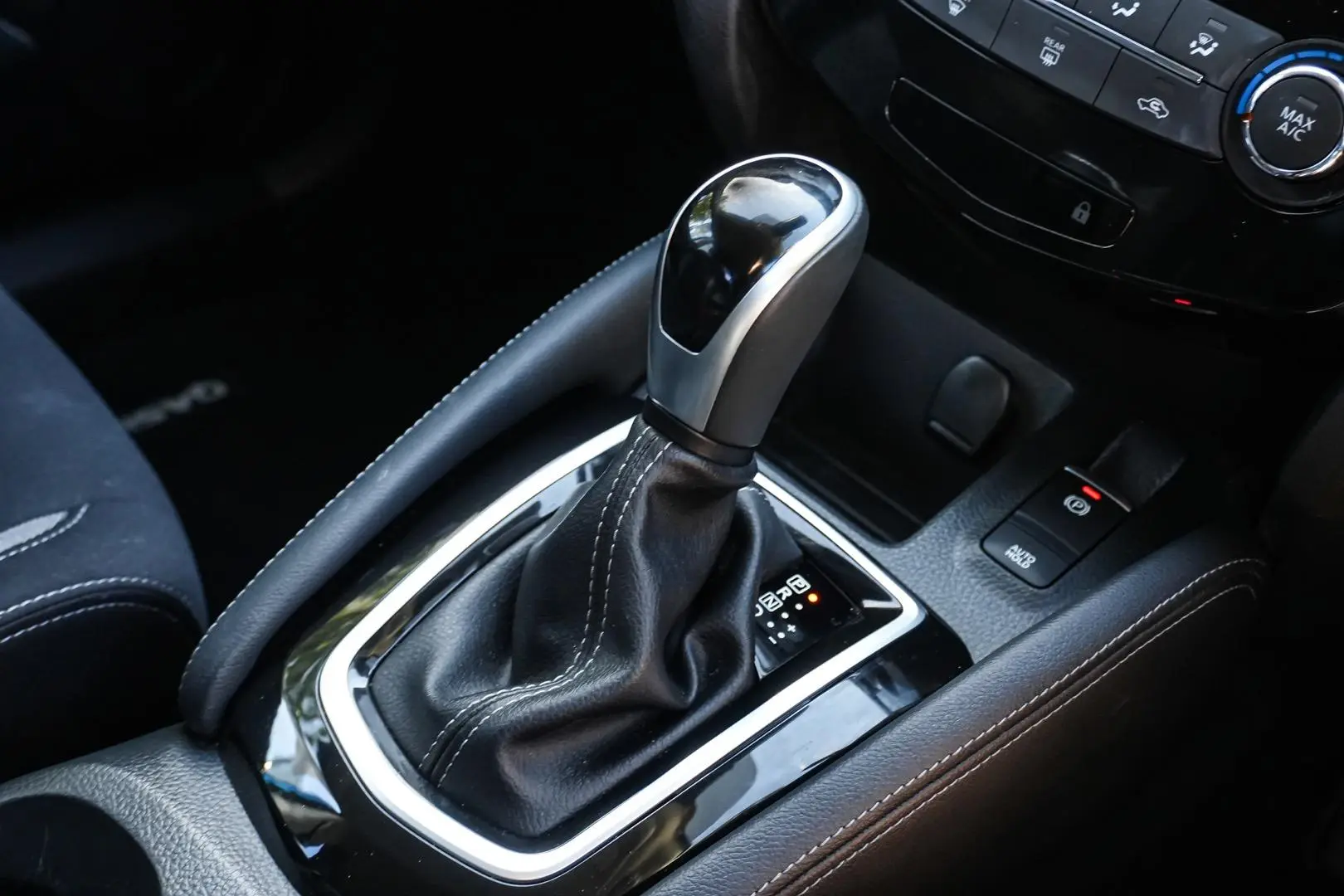 2019 Nissan QASHQAI Gallery Image 18