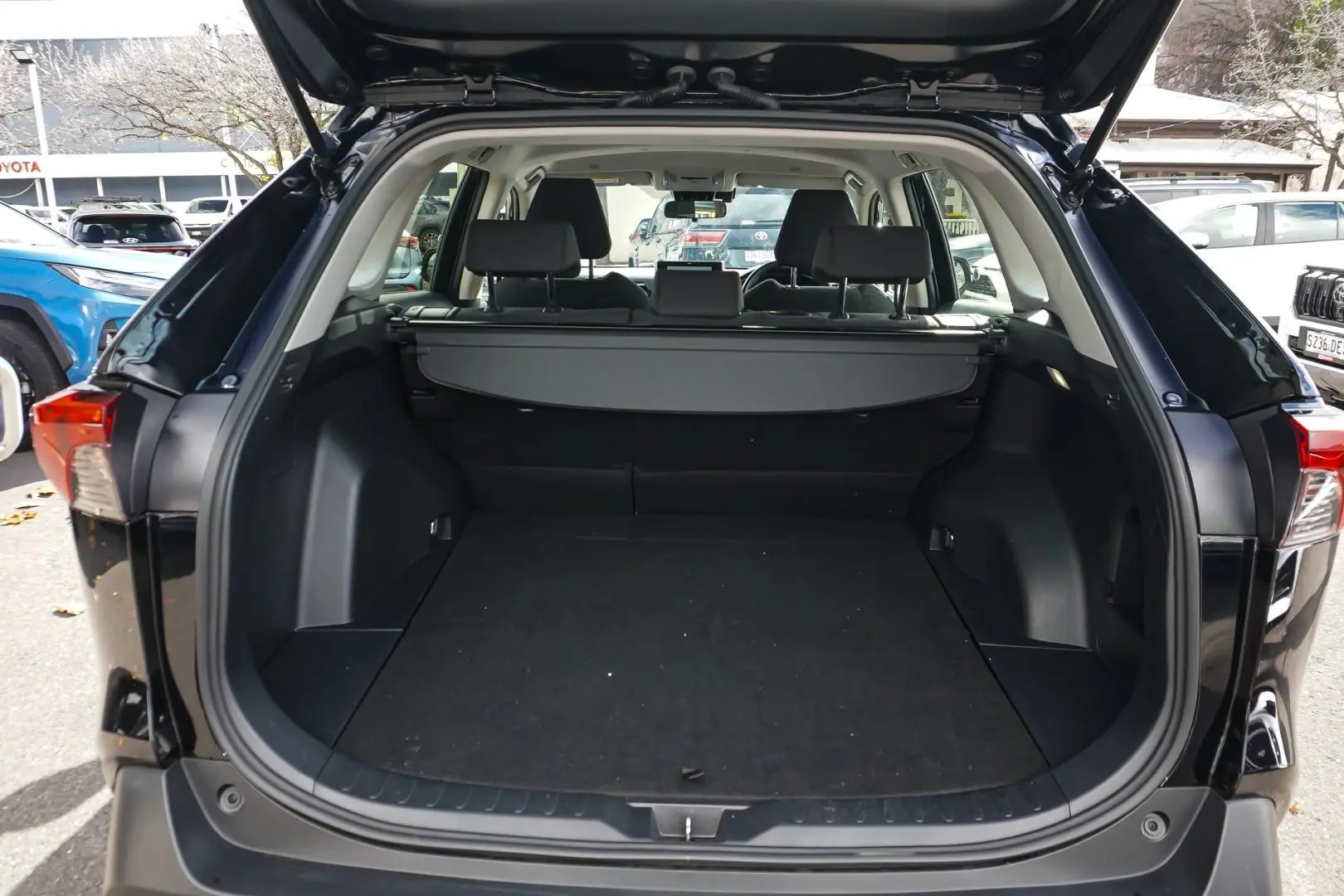 2025 Toyota RAV4 Gallery Image 10